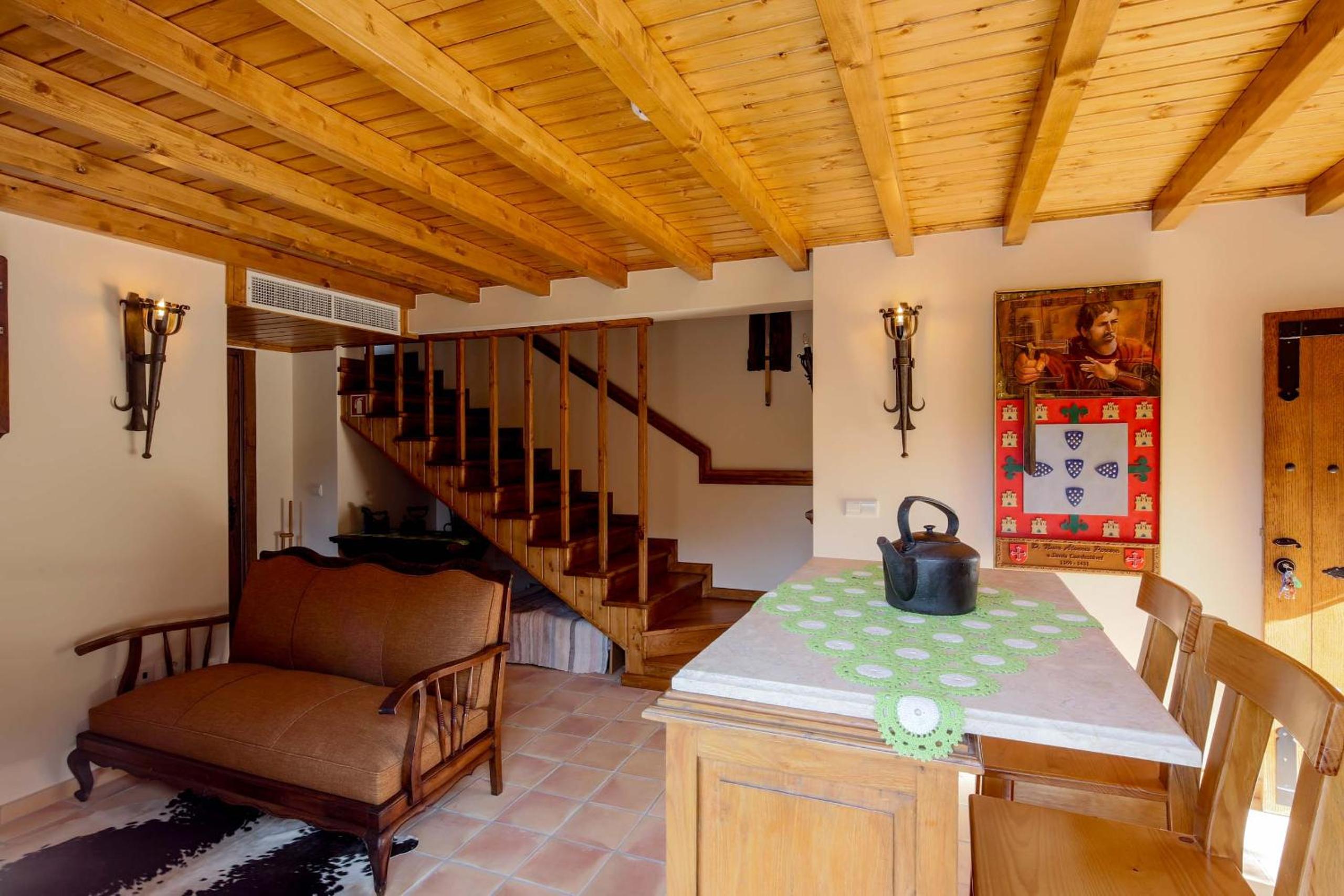 Double Room with Balcony - Photo 2