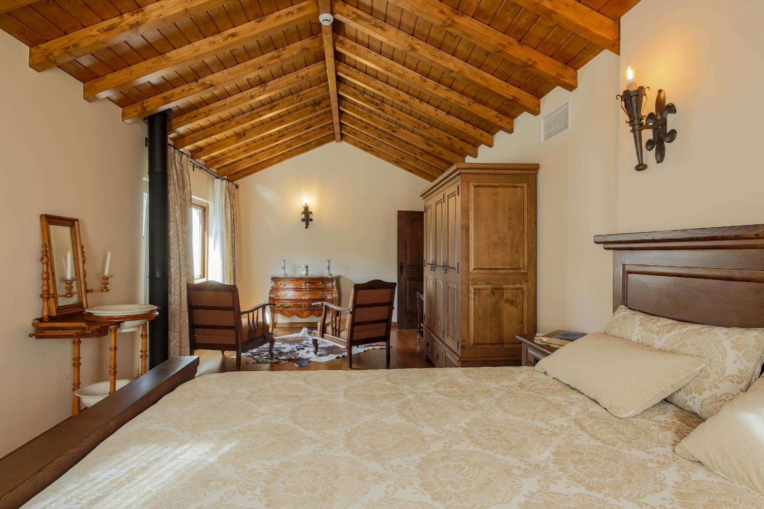 Double Room with Balcony - Photo 5