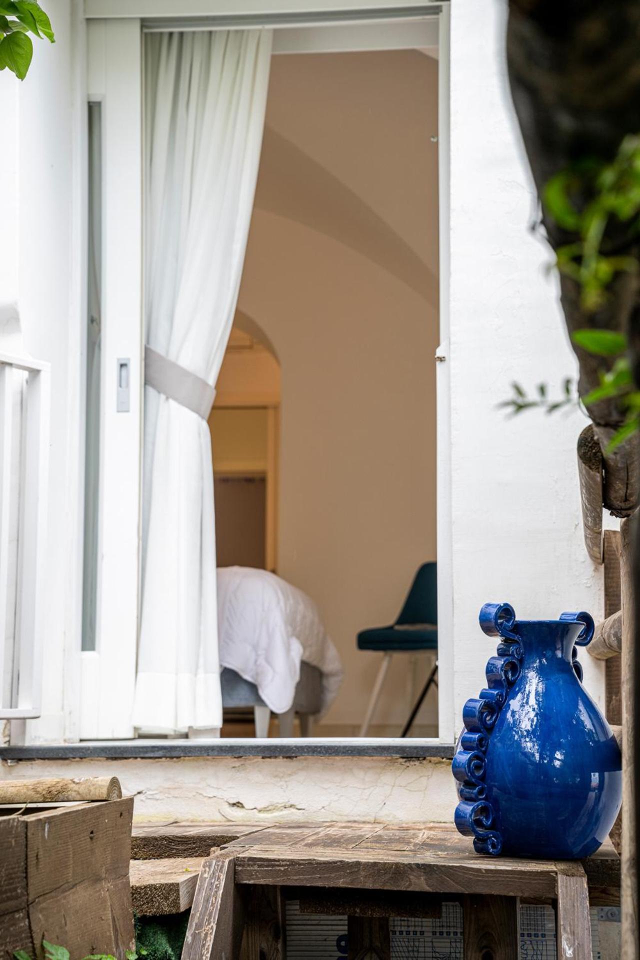 Double Room with Garden View and Window - Photo 10