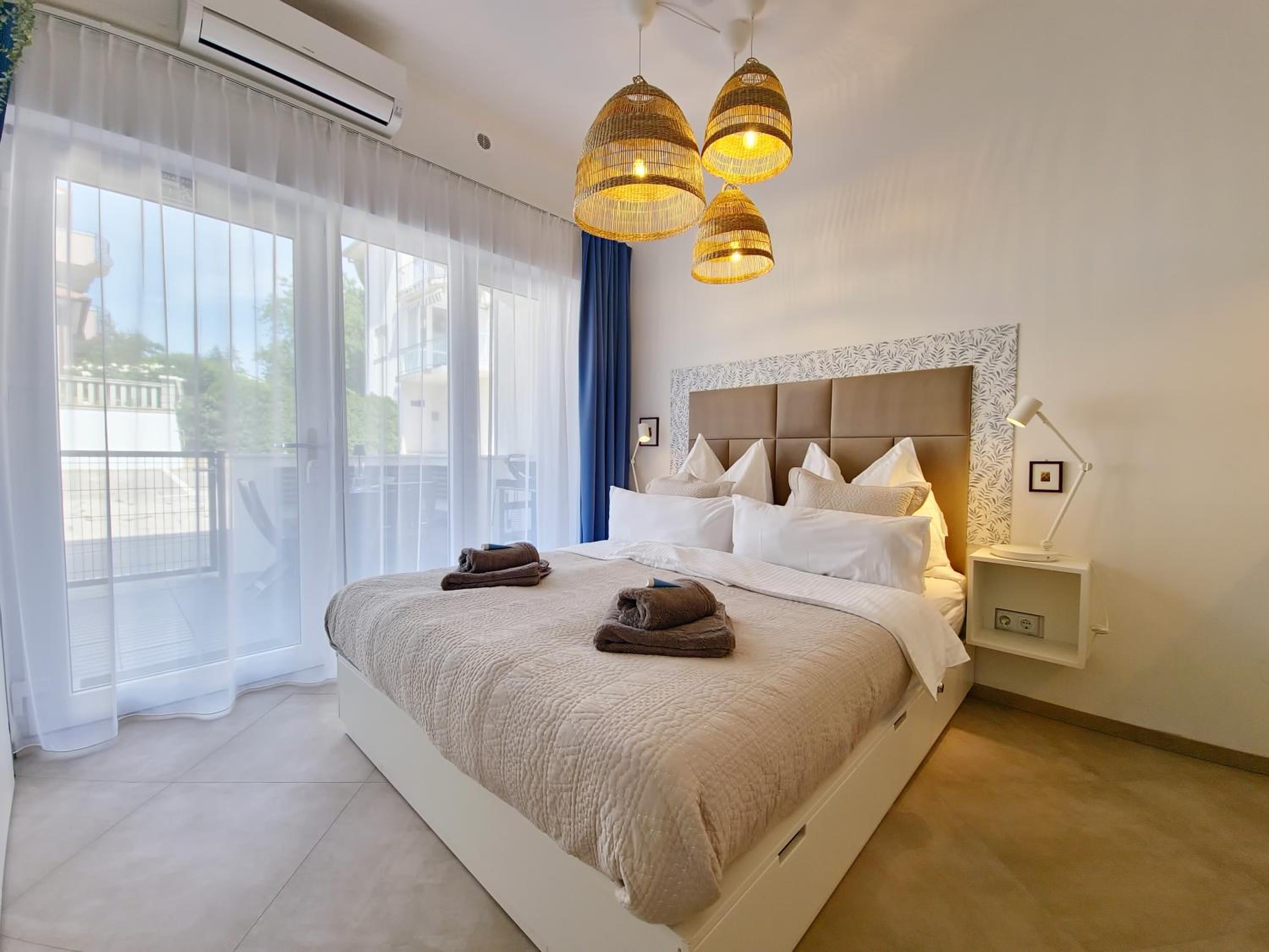 One-Bedroom Apartment with Terrace photo 1