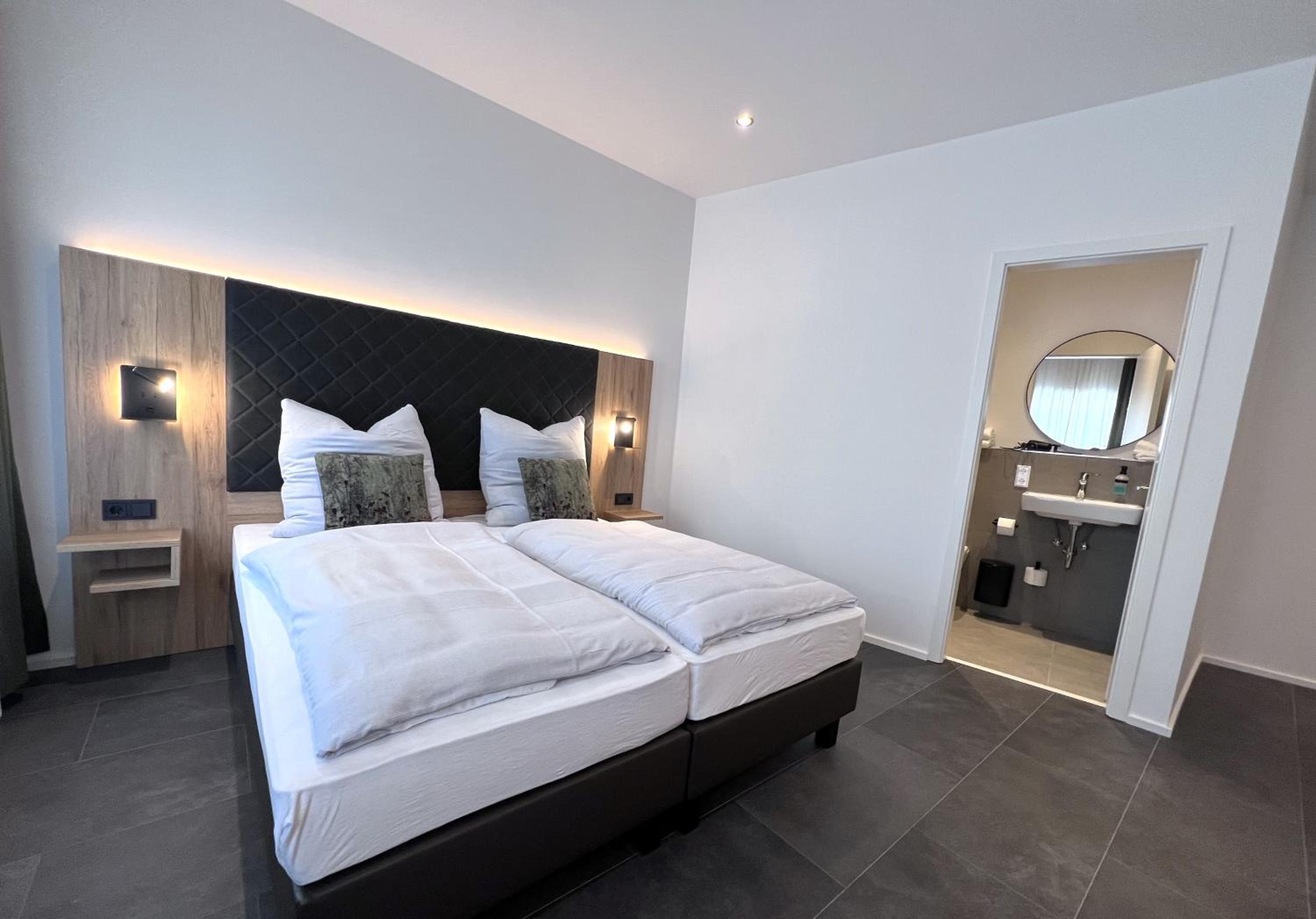Double Room - Photo 2