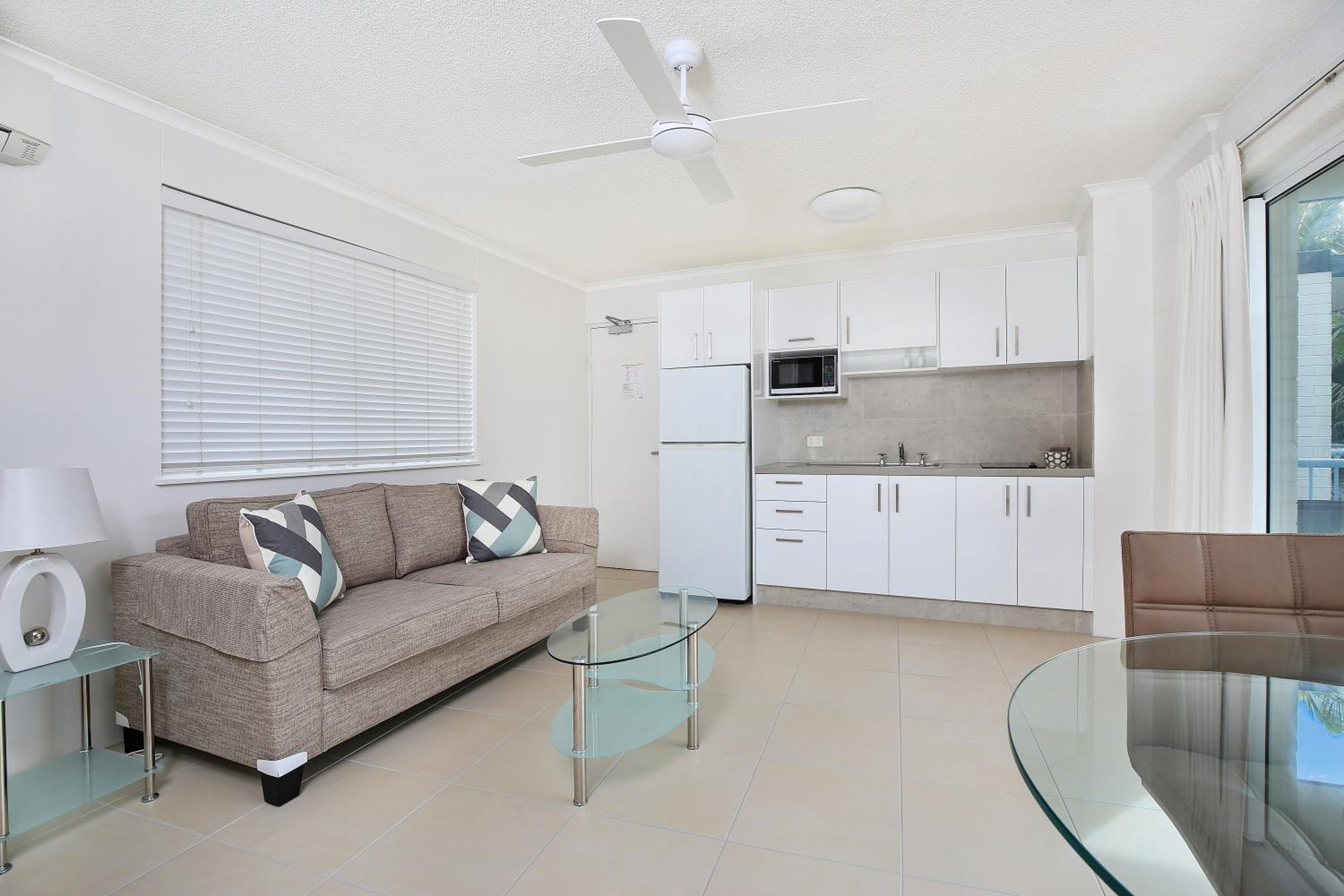 Superior One-Bedroom Apartment - Photo 7