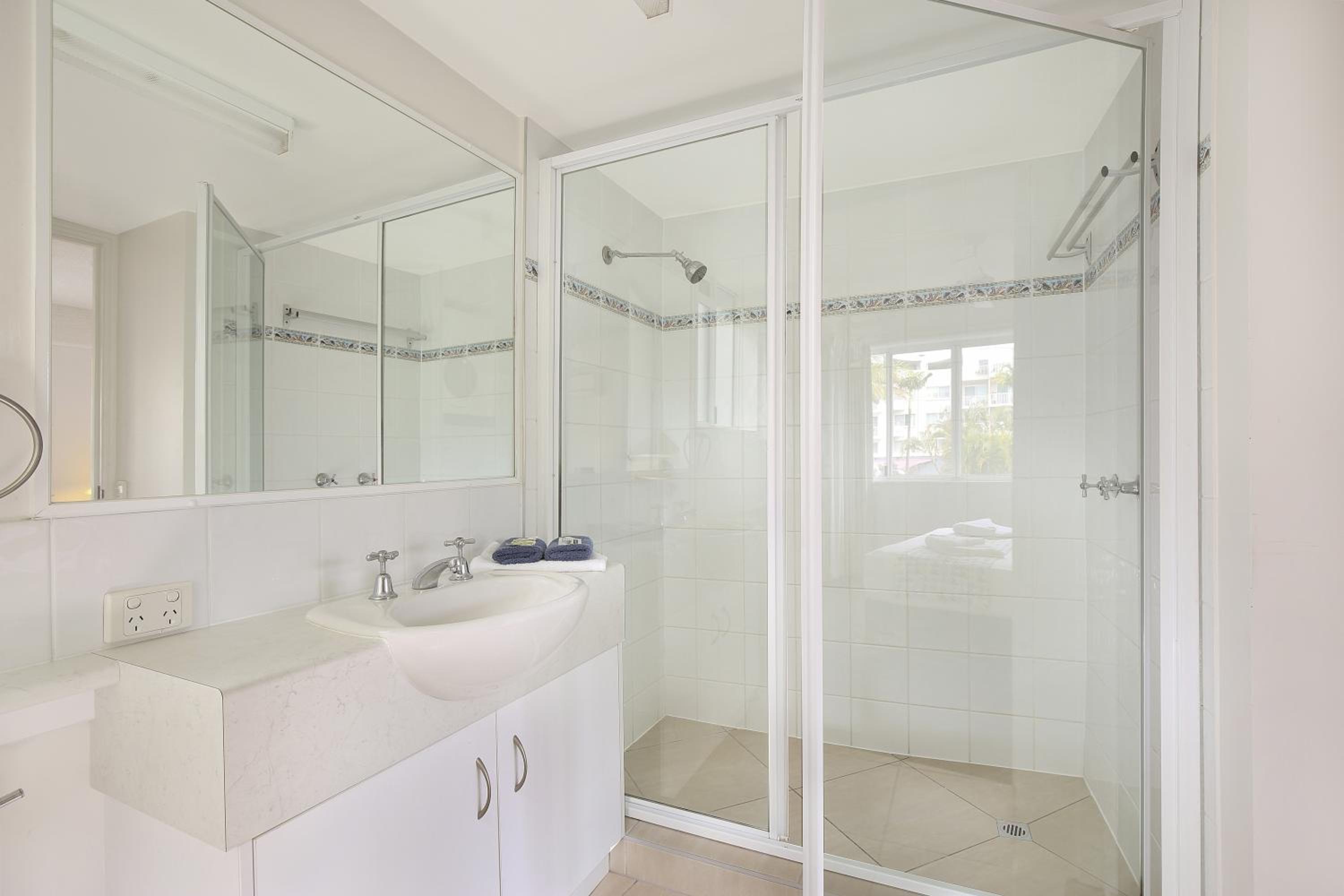Superior One-Bedroom Apartment - Photo 6