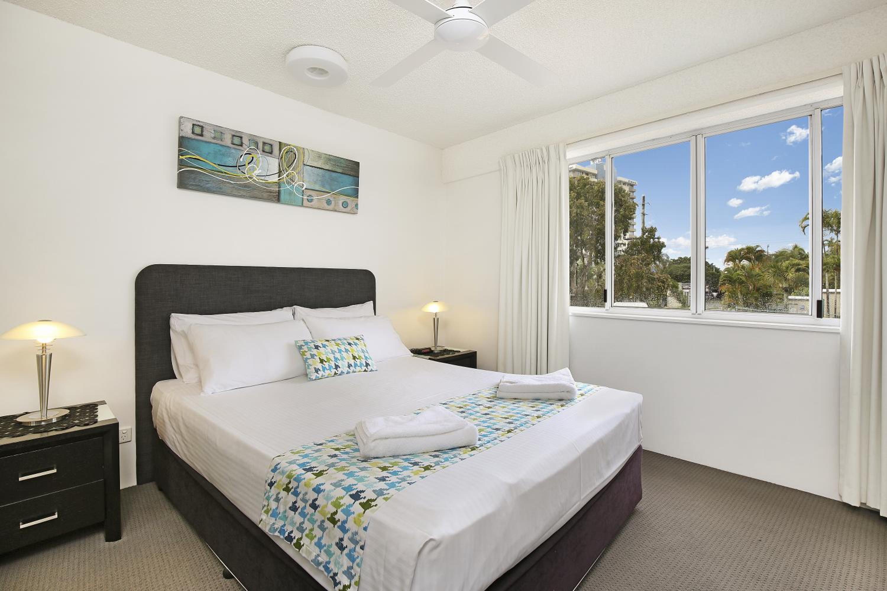 Superior One-Bedroom Apartment - Photo 5