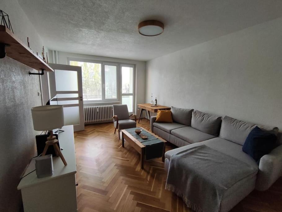 One-Bedroom Apartment photo 2