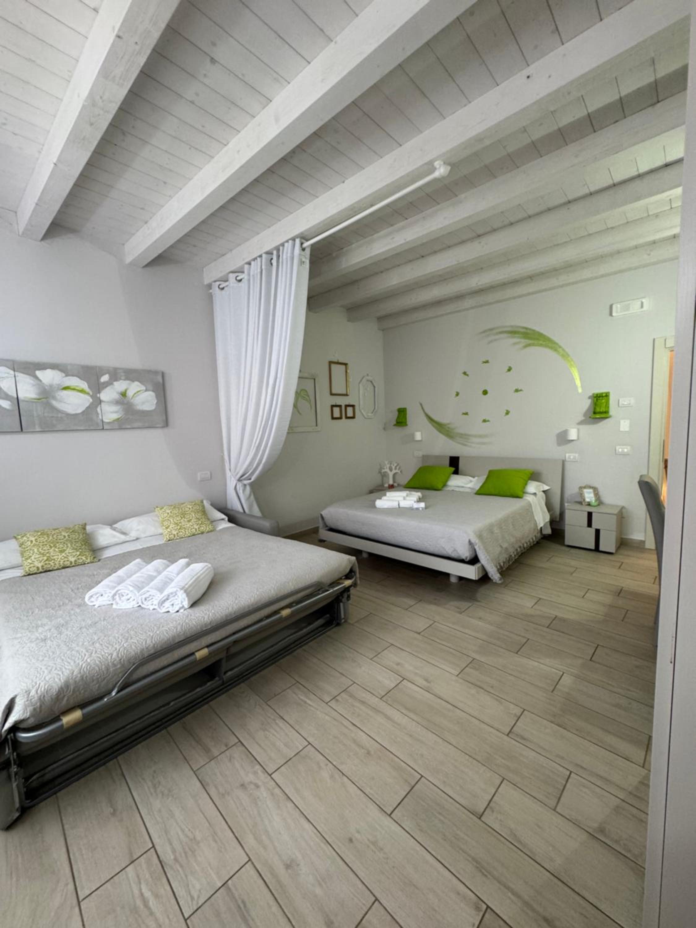 Quadruple Room - Photo 5