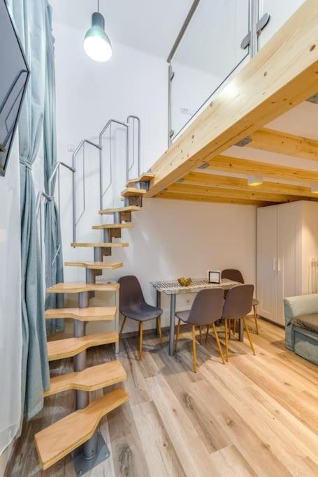 Two-Bedroom Apartment - Photo 9