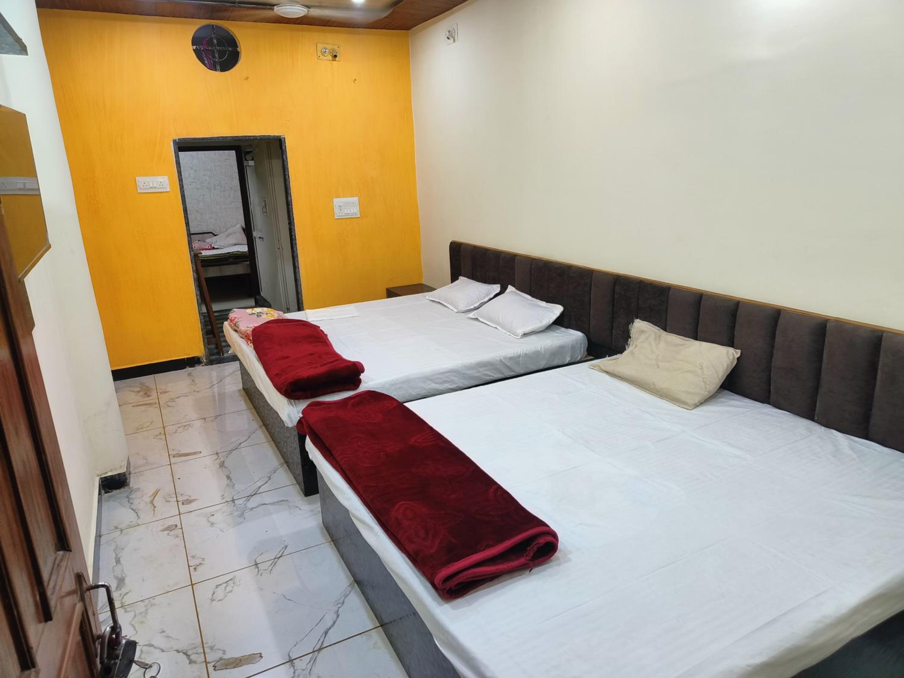 Double Room with Private Bathroom photo 2