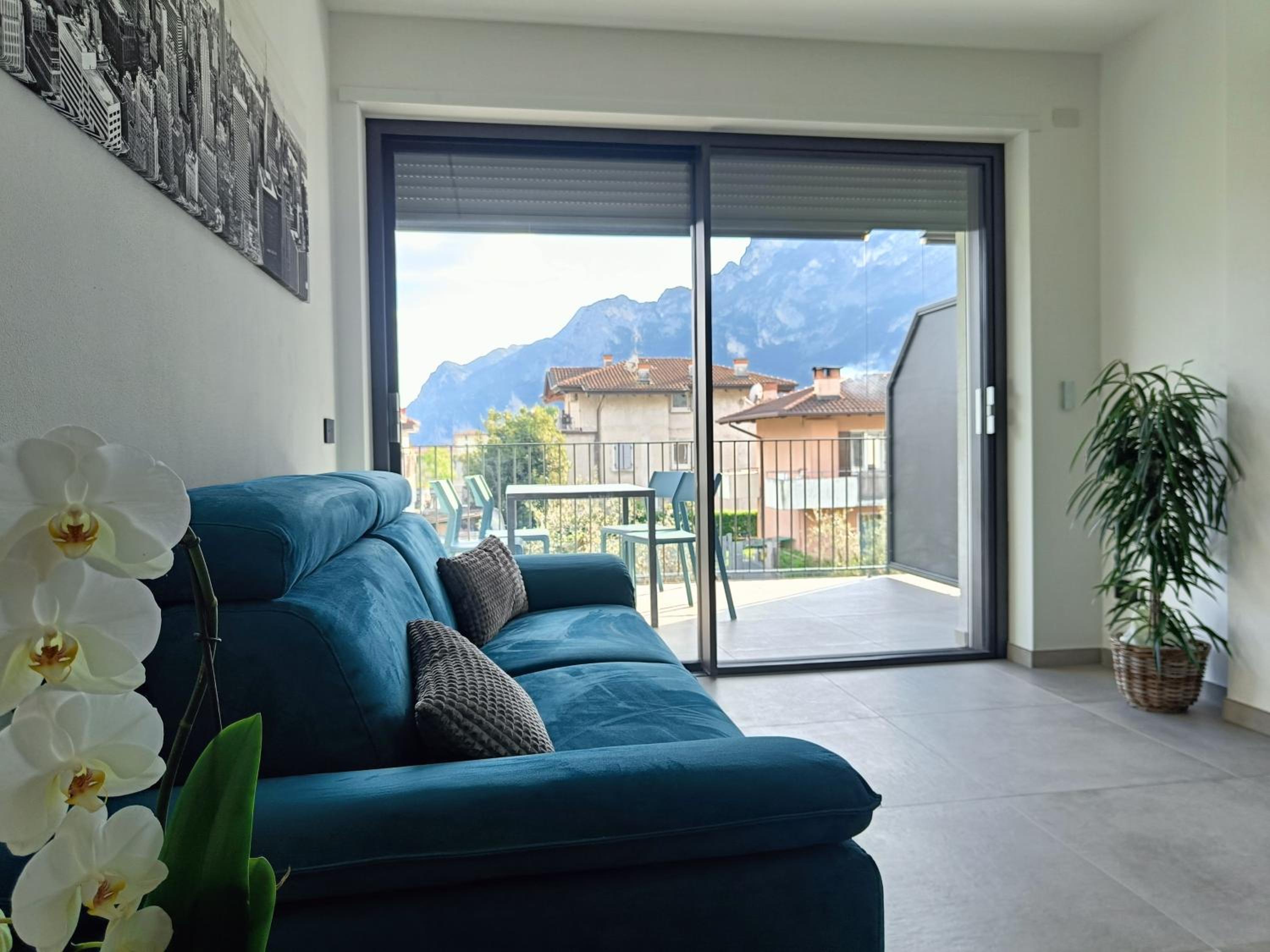 One-Bedroom Apartment with Terrace photo 2