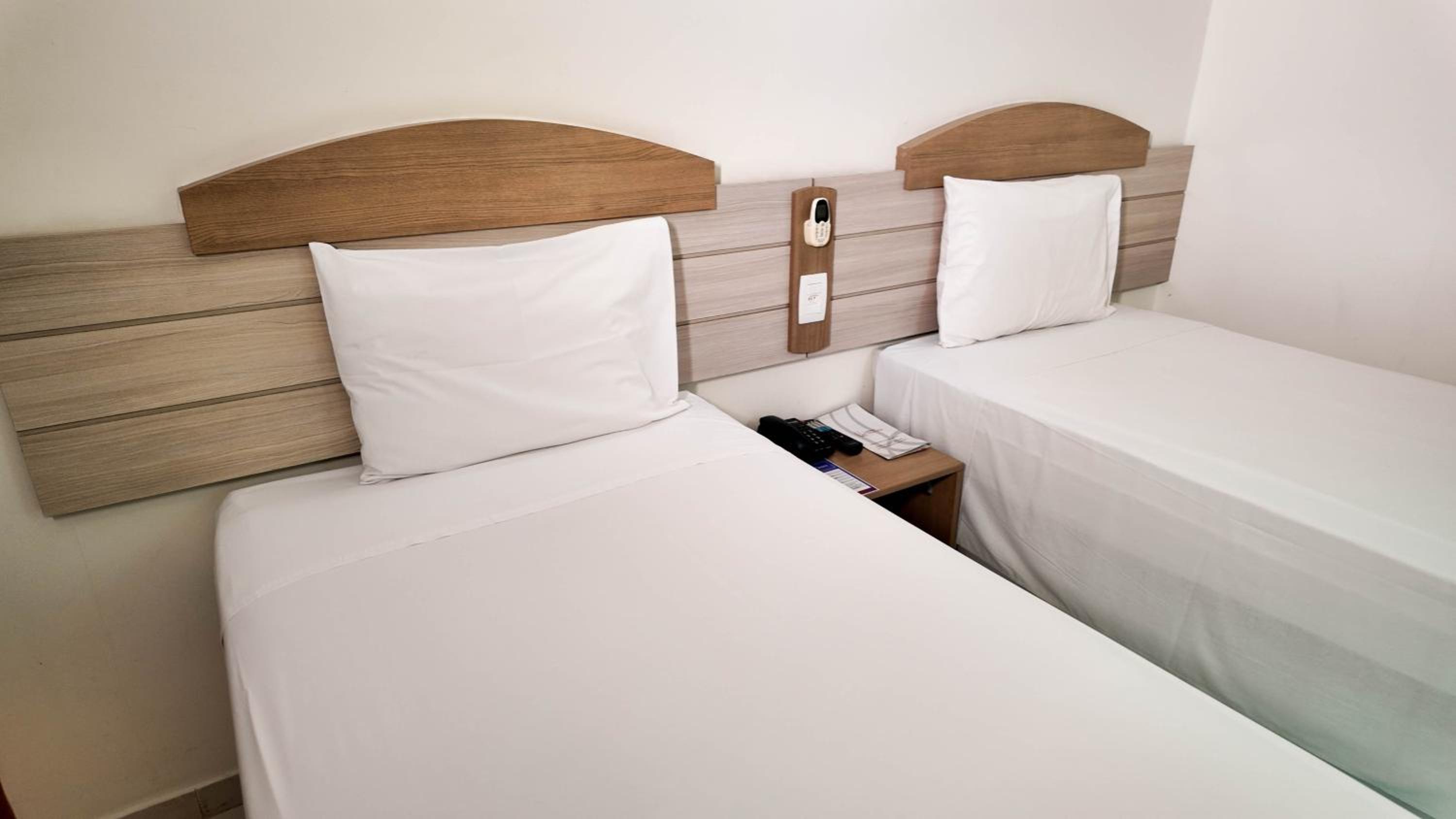 Standard Twin Room photo 2