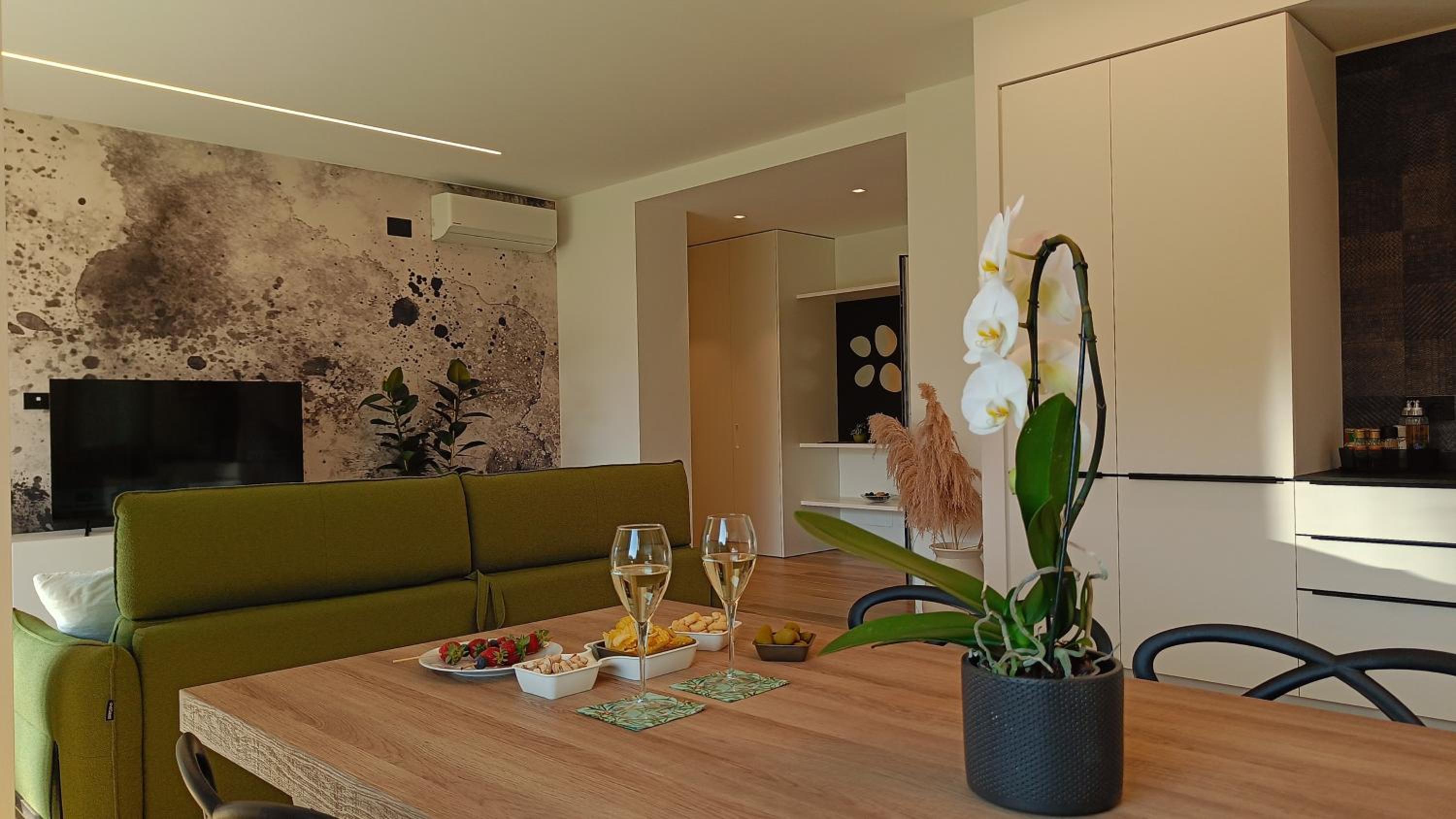 Deluxe One-Bedroom Apartment with Garden View