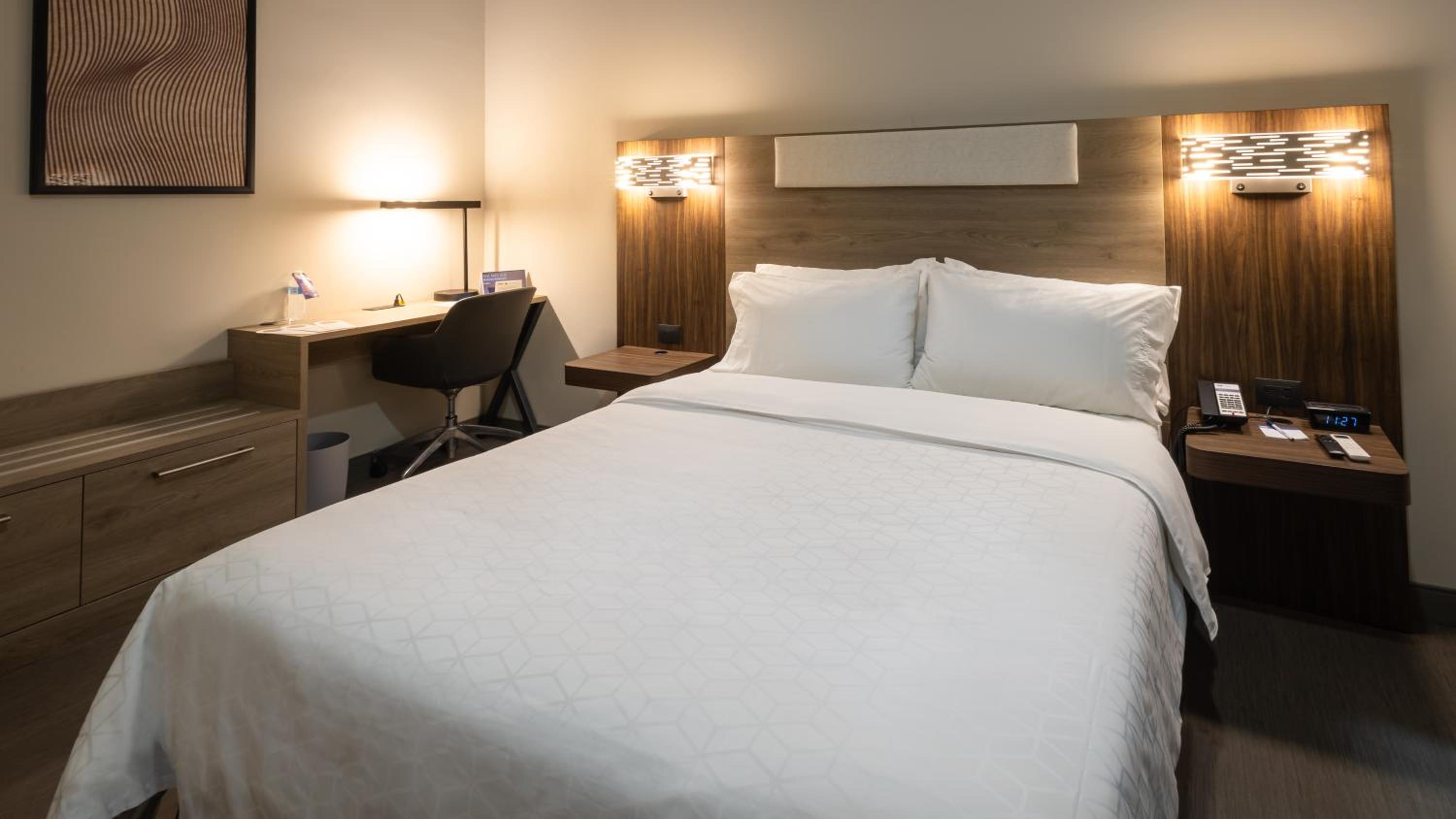 Standard Queen Room - Photo 3