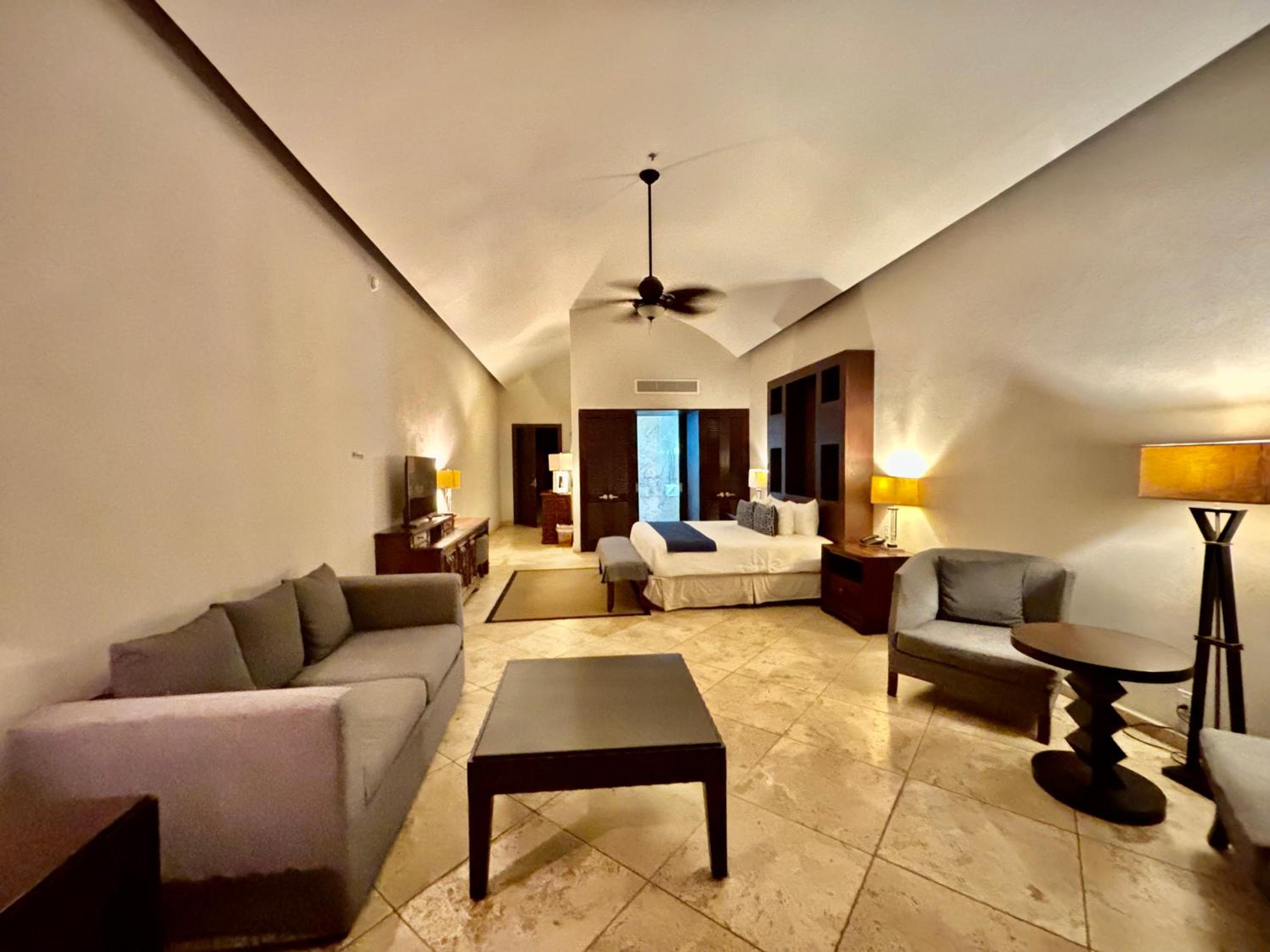 Suite with Terrace - Photo 8