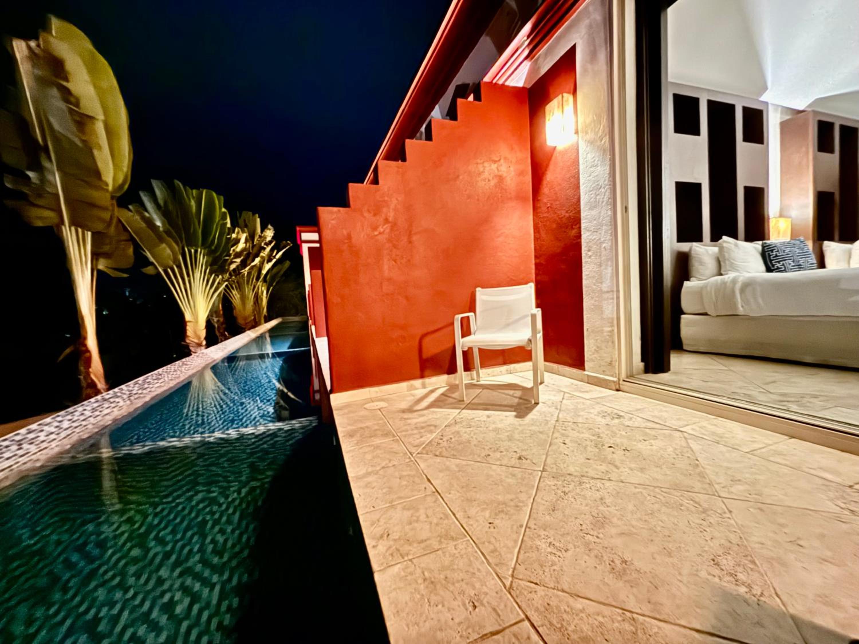 Deluxe Suite - Photo 7