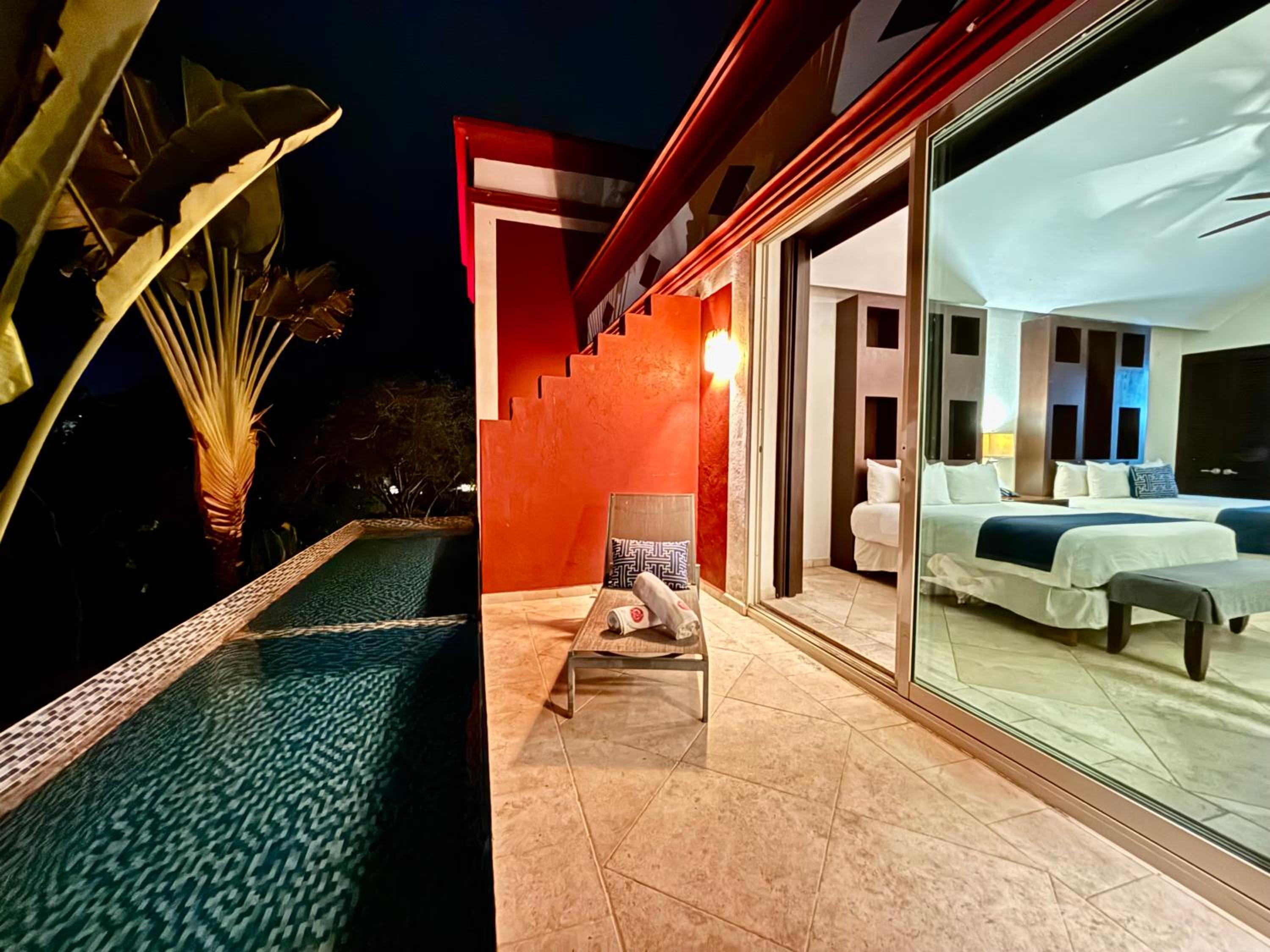 Deluxe Suite - Photo 8