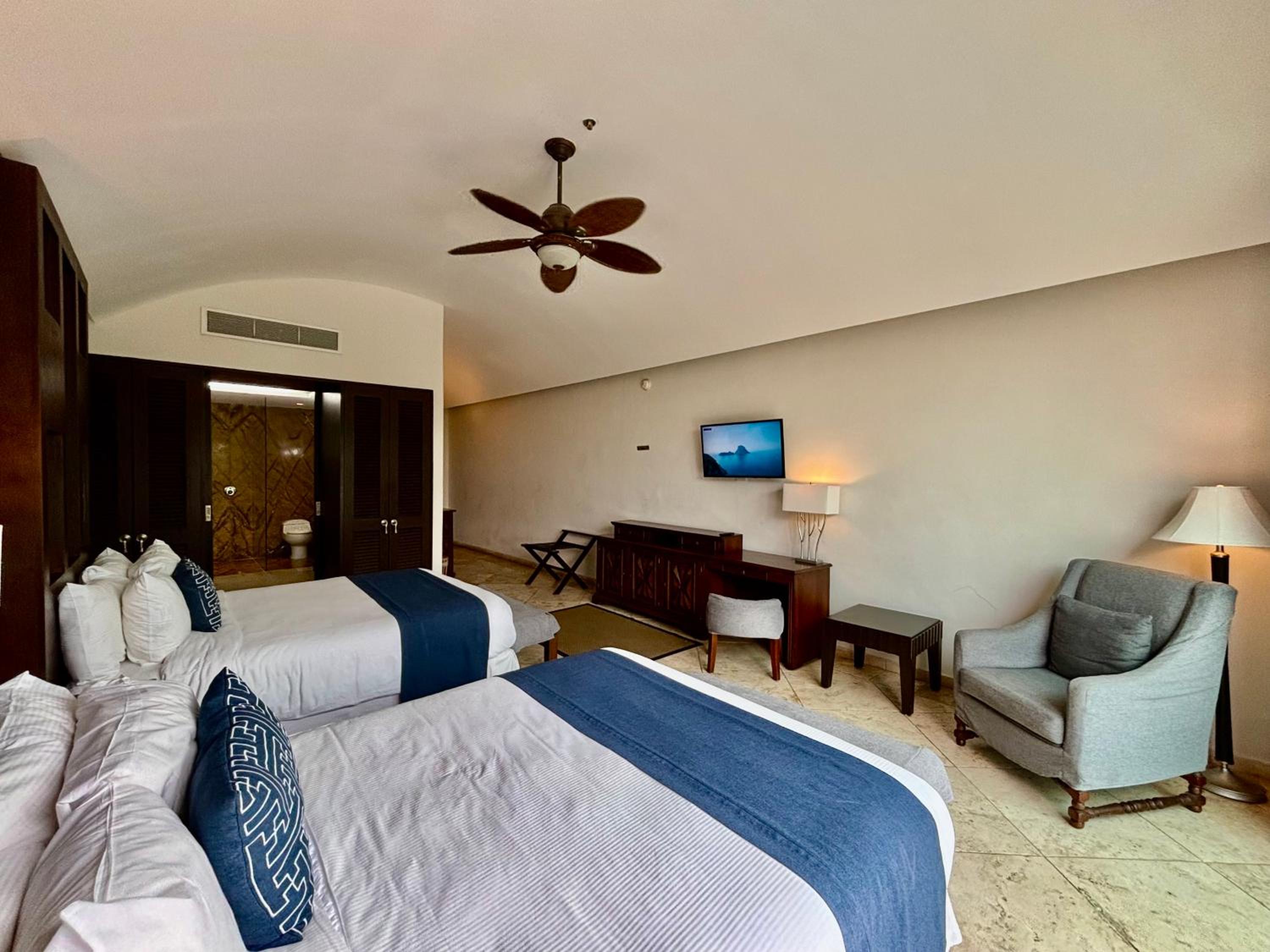 Deluxe Suite - Photo 3