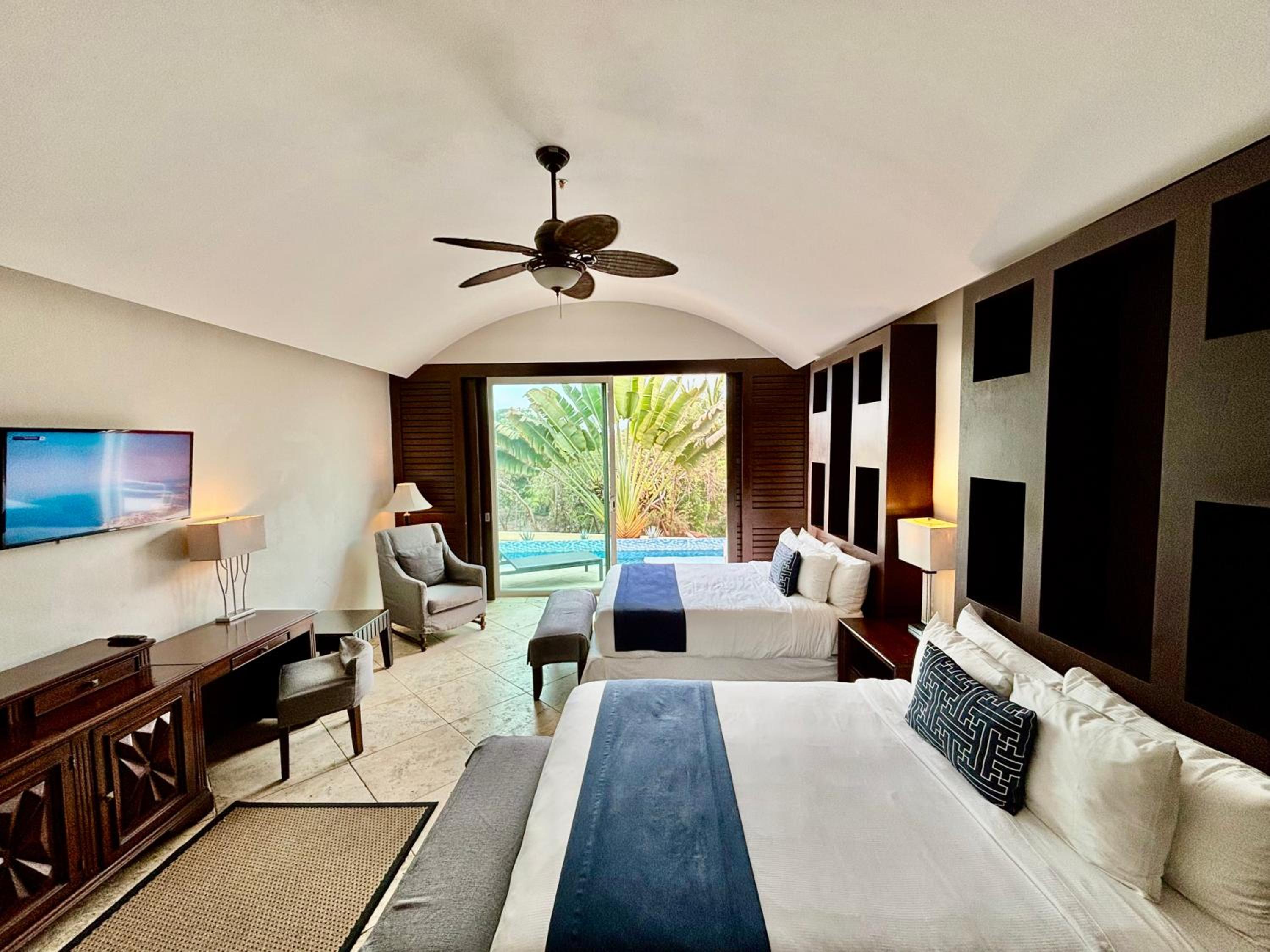 Deluxe Suite - Photo 6