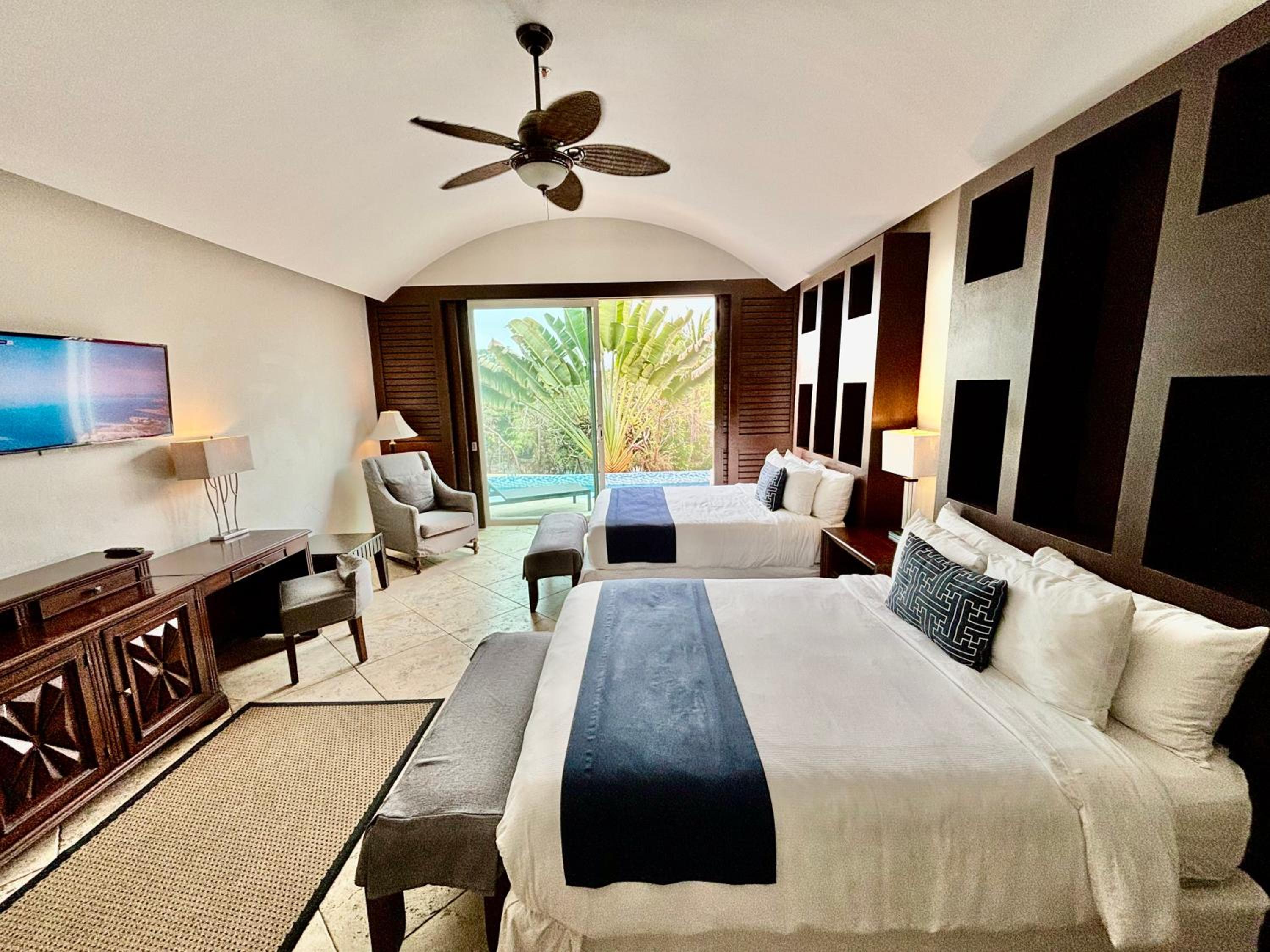 Deluxe Suite - Photo 16
