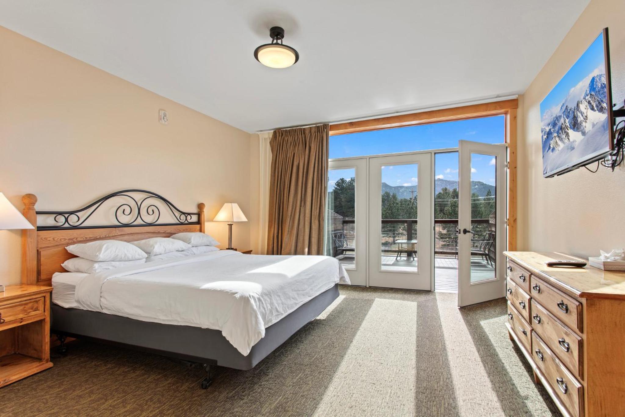 Junior Suite with Balcony photo 1