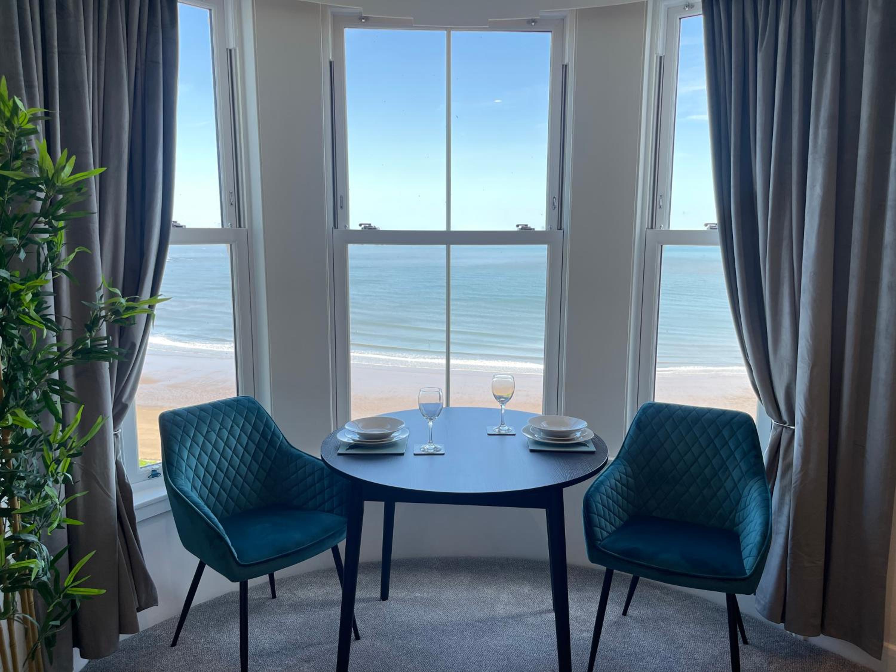 Deluxe Sea View One Bedroom Apartment (Second Floor) photo 2
