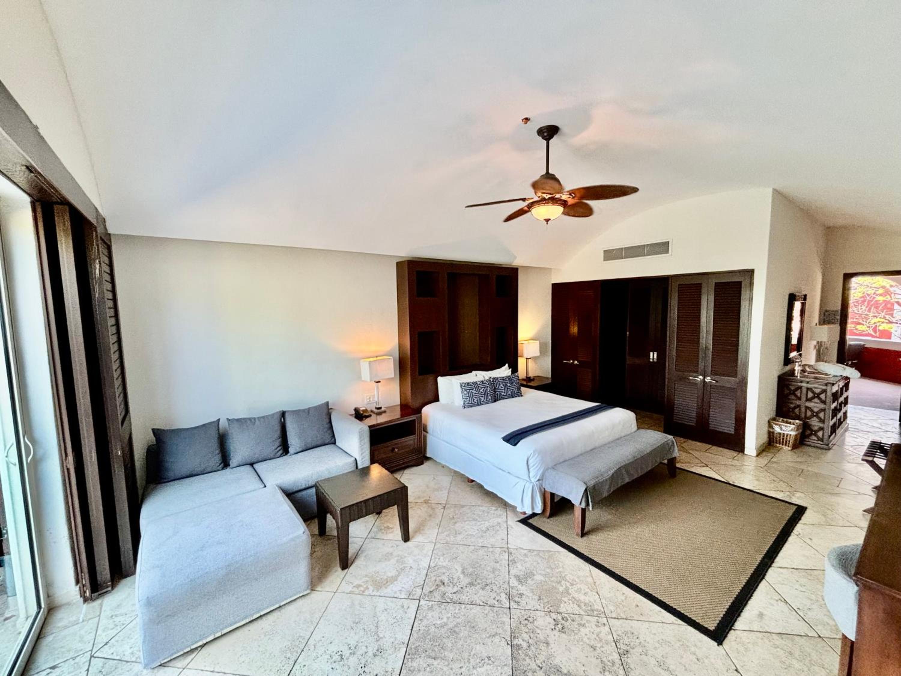 Suite with Private Pool - Photo 4