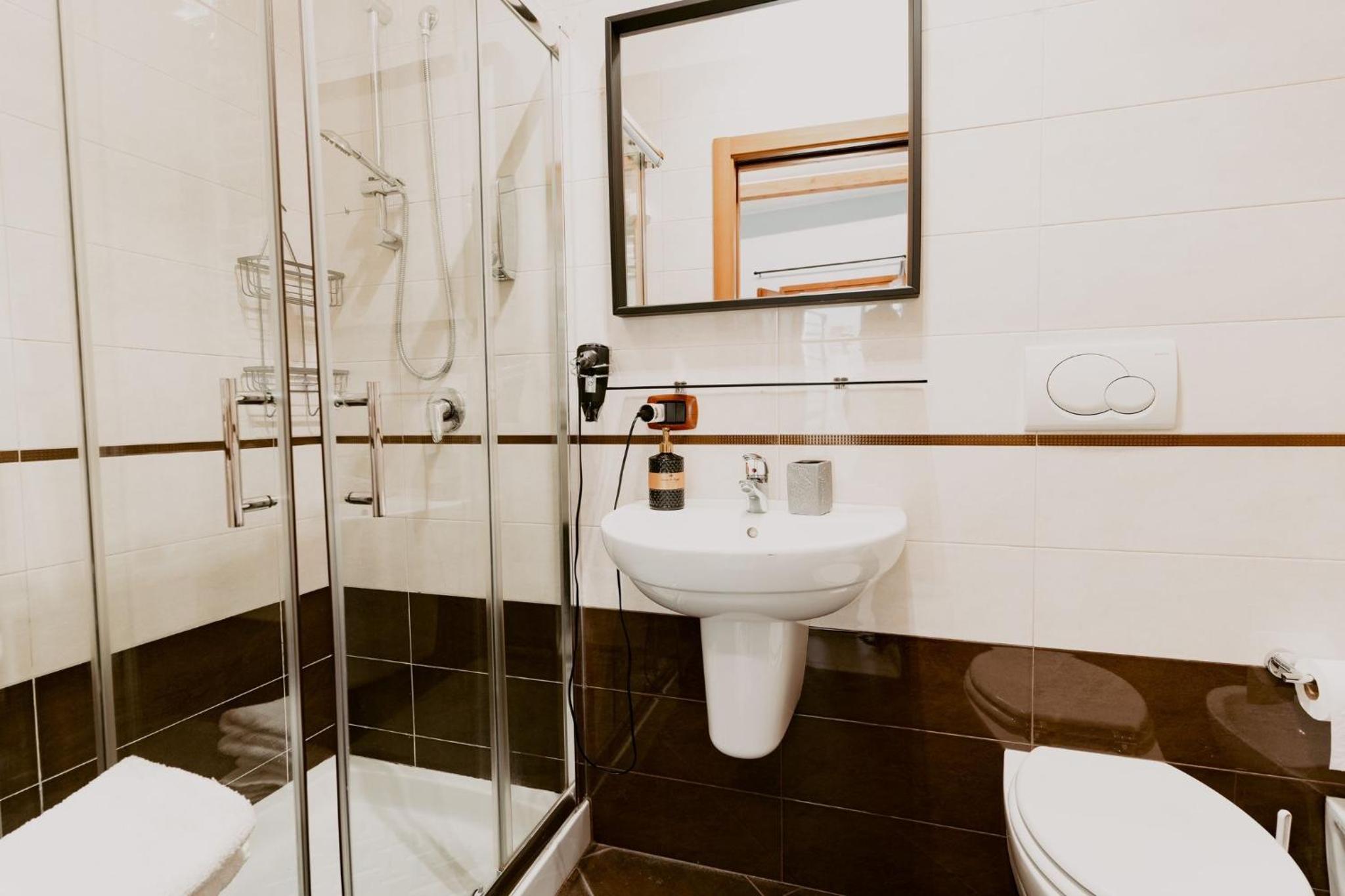 Deluxe Double Room with Extra Bed photo 2