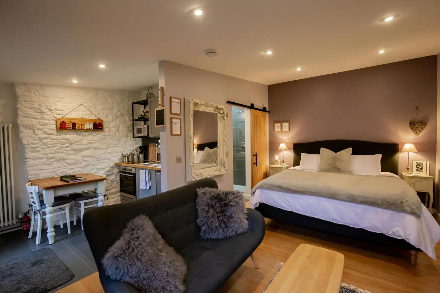 One-Bedroom House photo 2