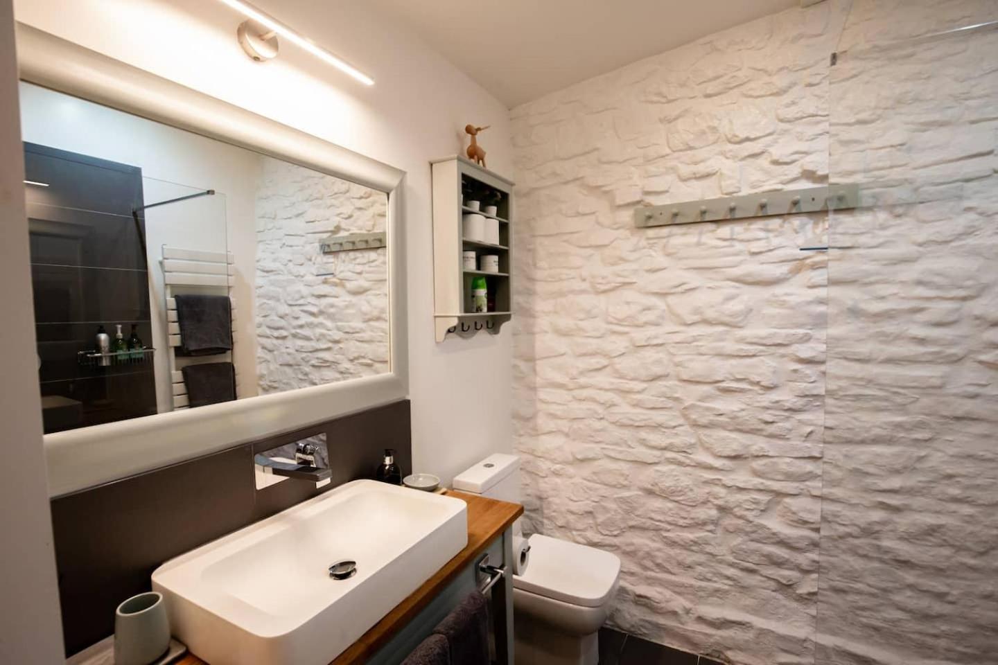 One-Bedroom House photo 3