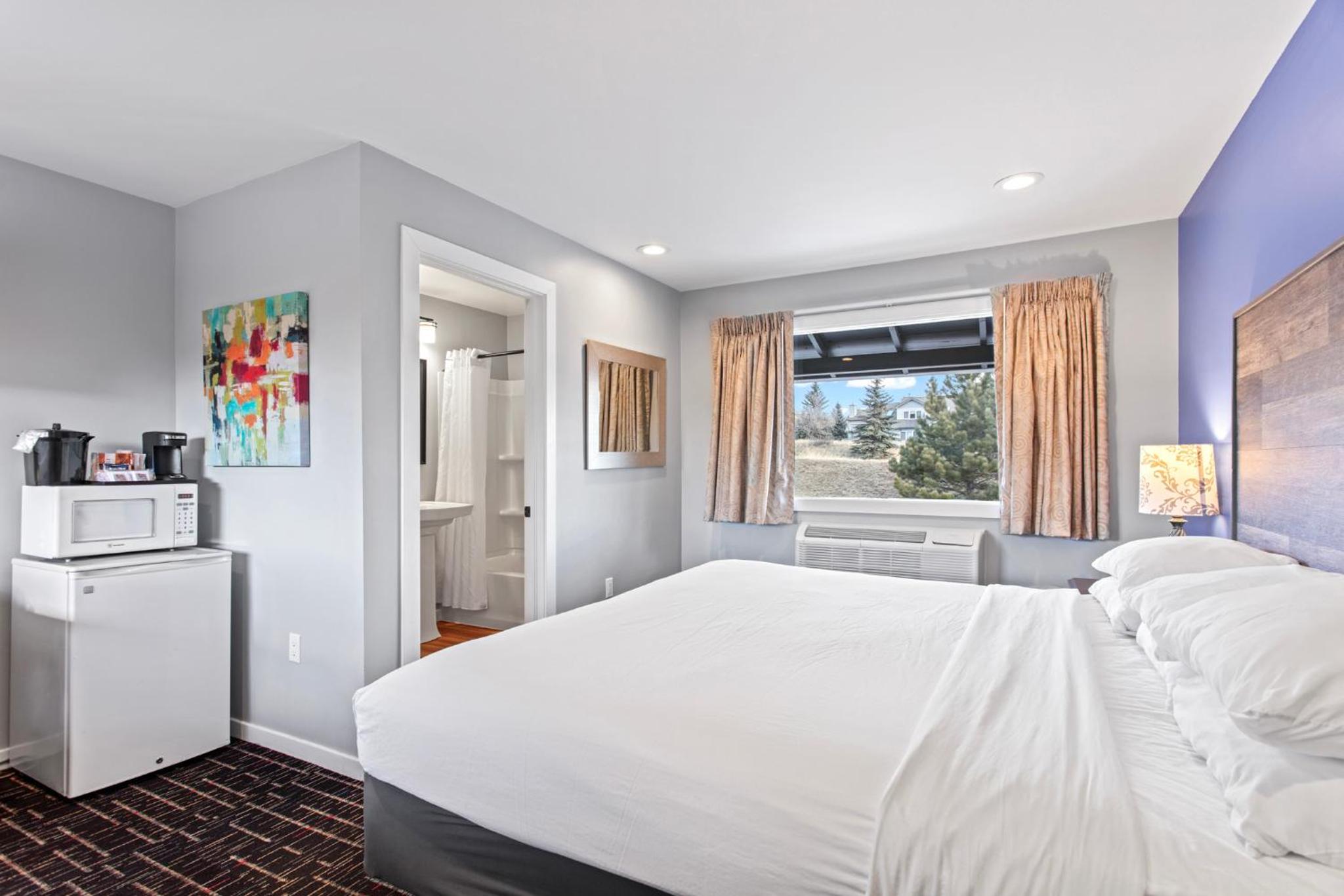 Standard Queen Room