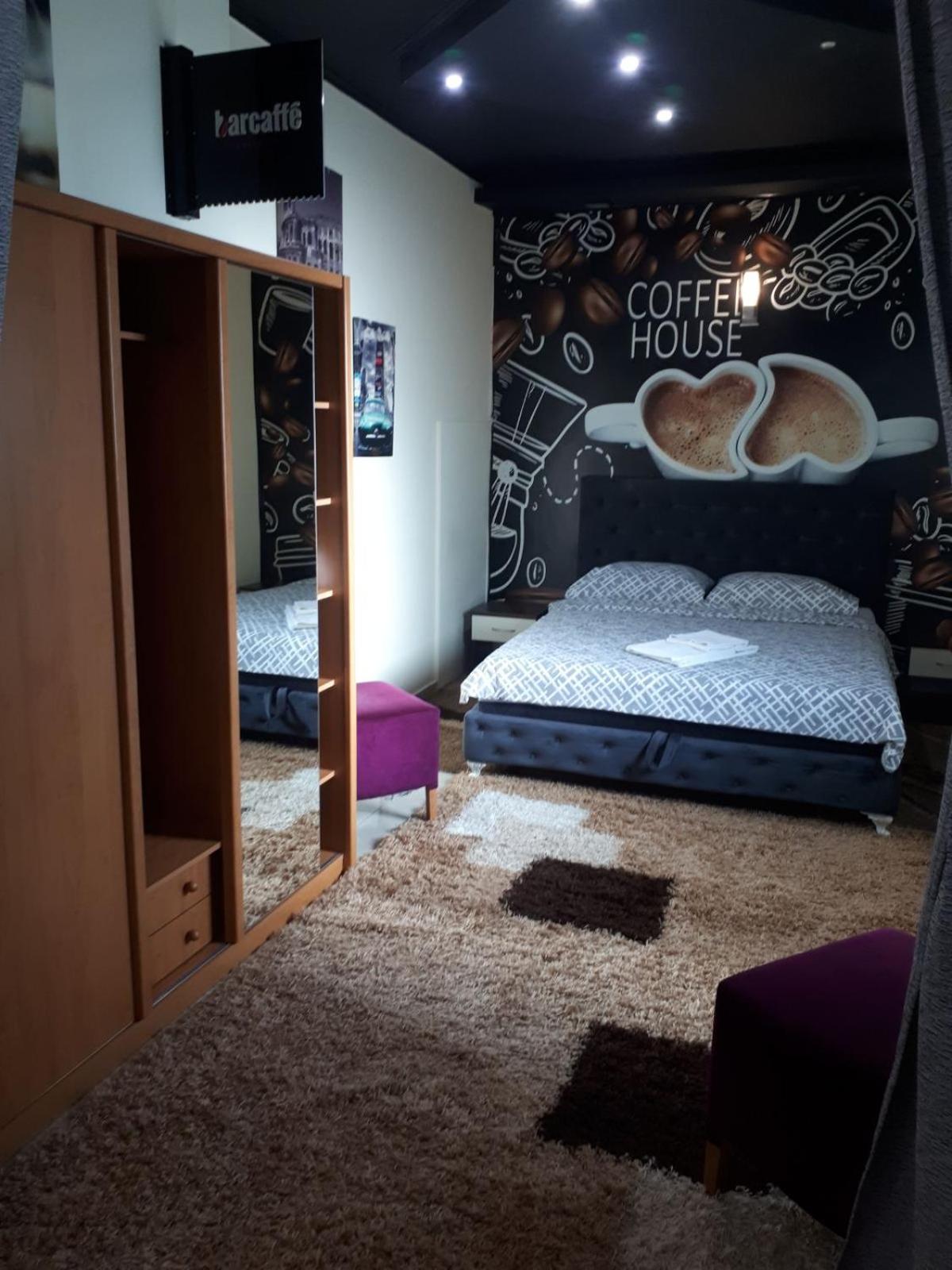 Deluxe Family Room photo 3