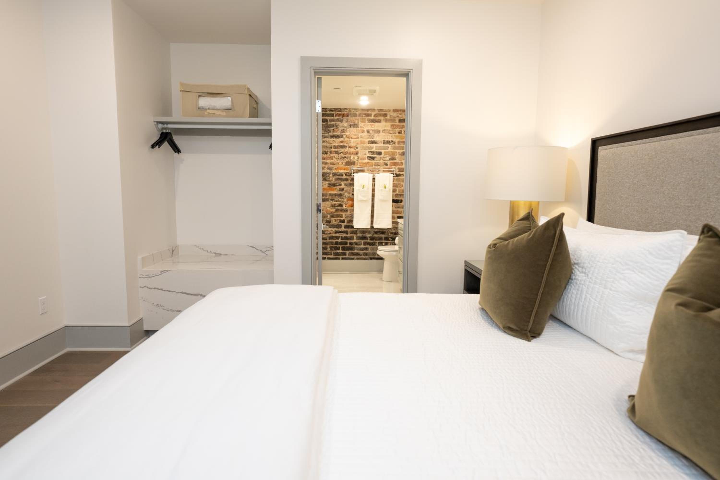 Five-Bedroom Premium Apartment