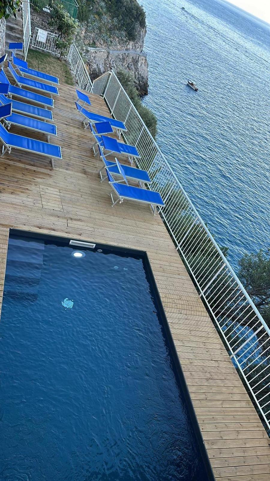 Double Room with Sea View - Photo 7