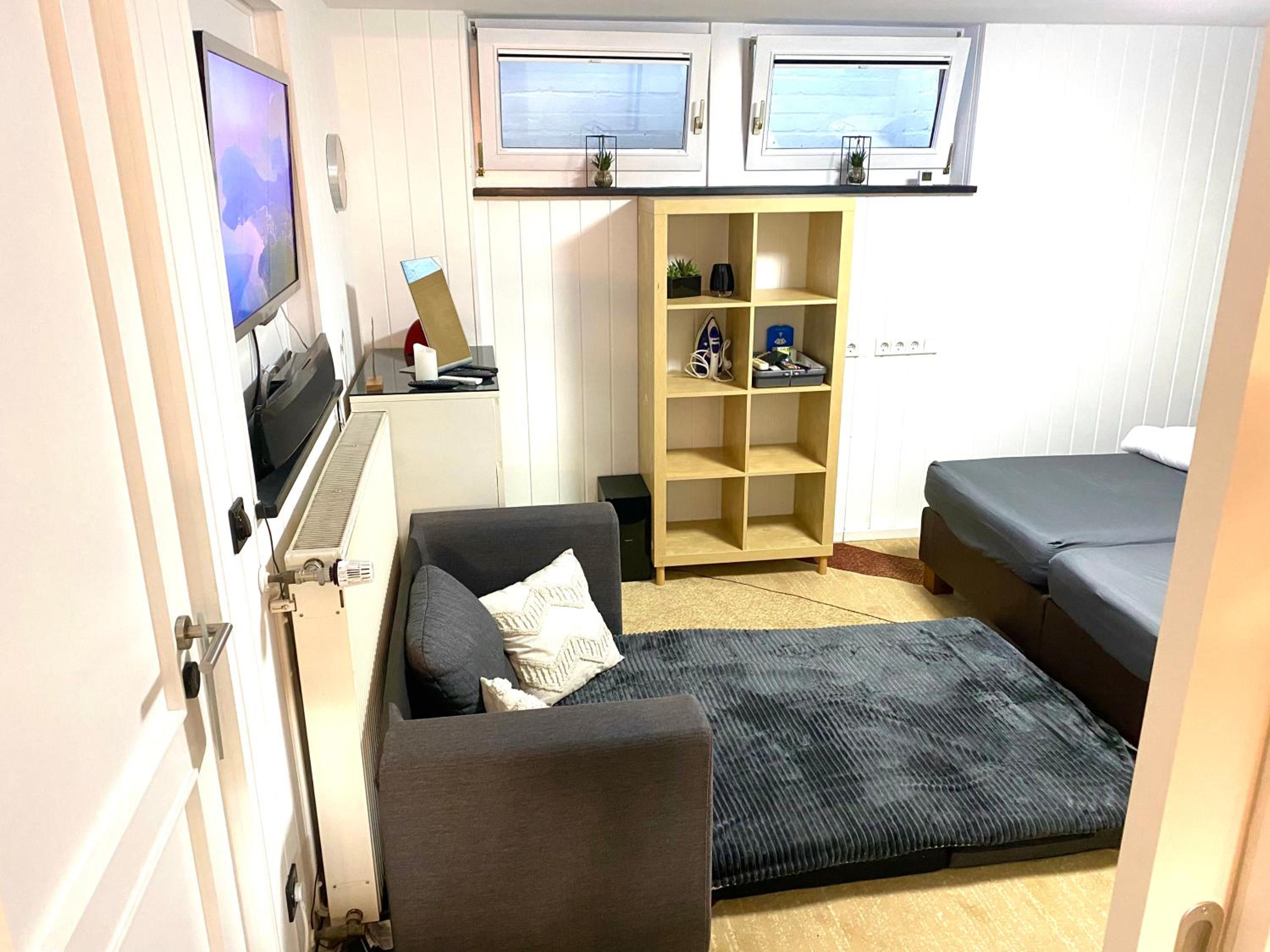 One-Bedroom Apartment photo 2