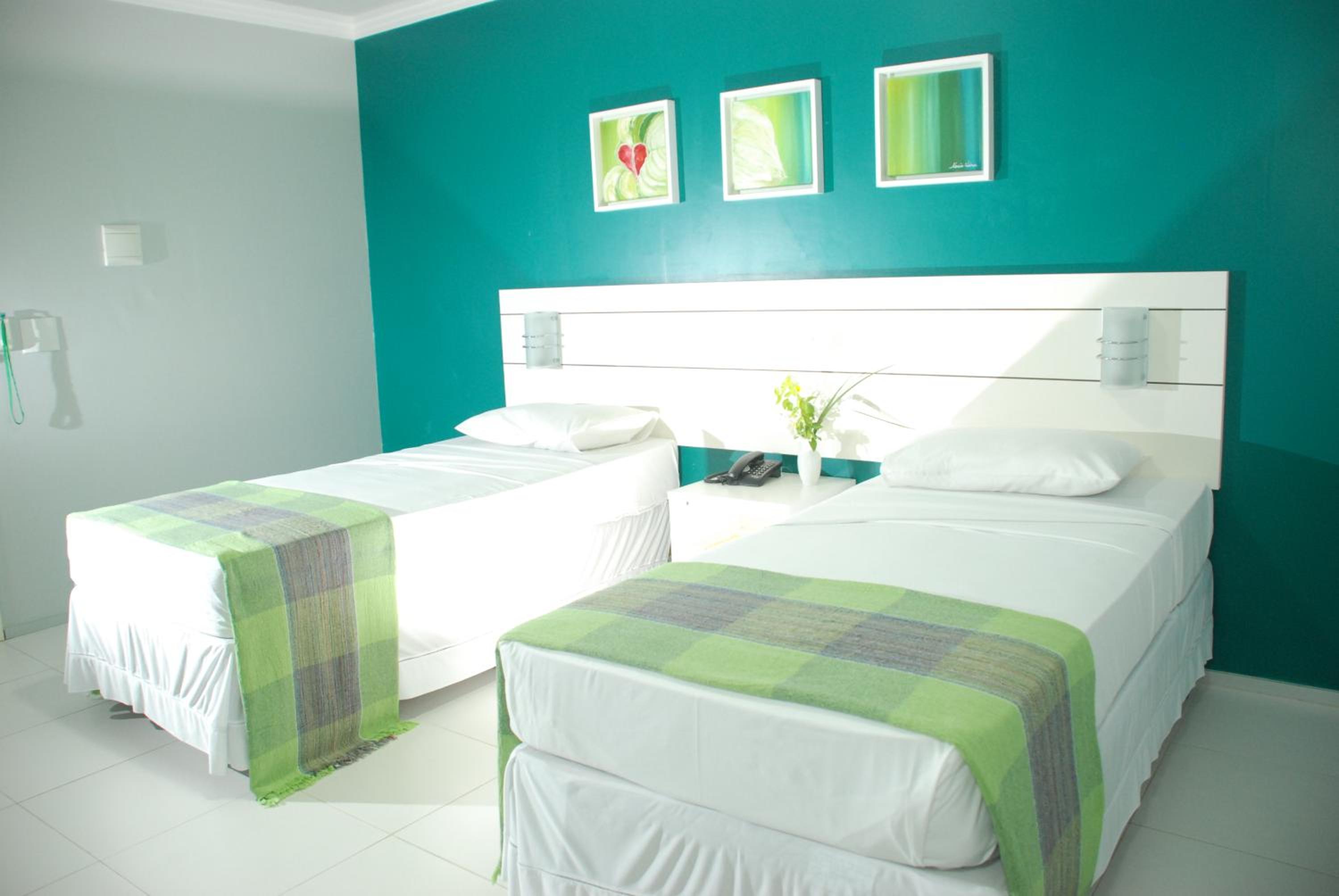 Standard Twin Room - Photo 1