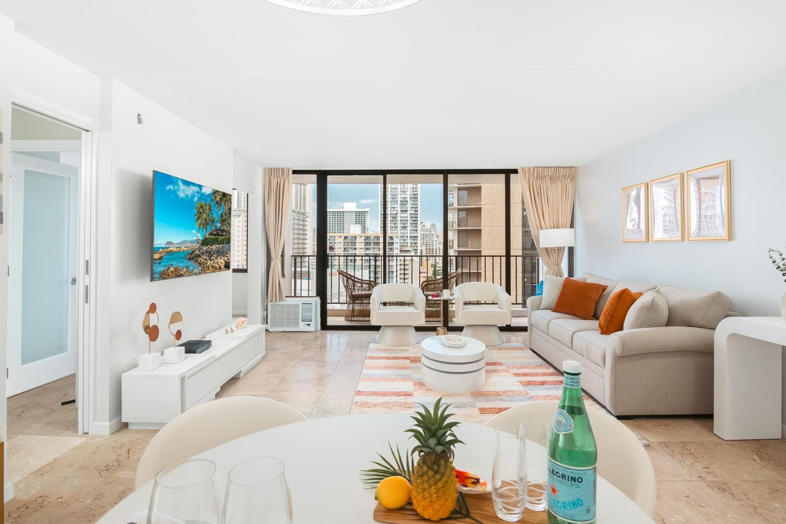 Waikiki Banyan condo with ocean & skyline views: One-Bedroom Apartment photo