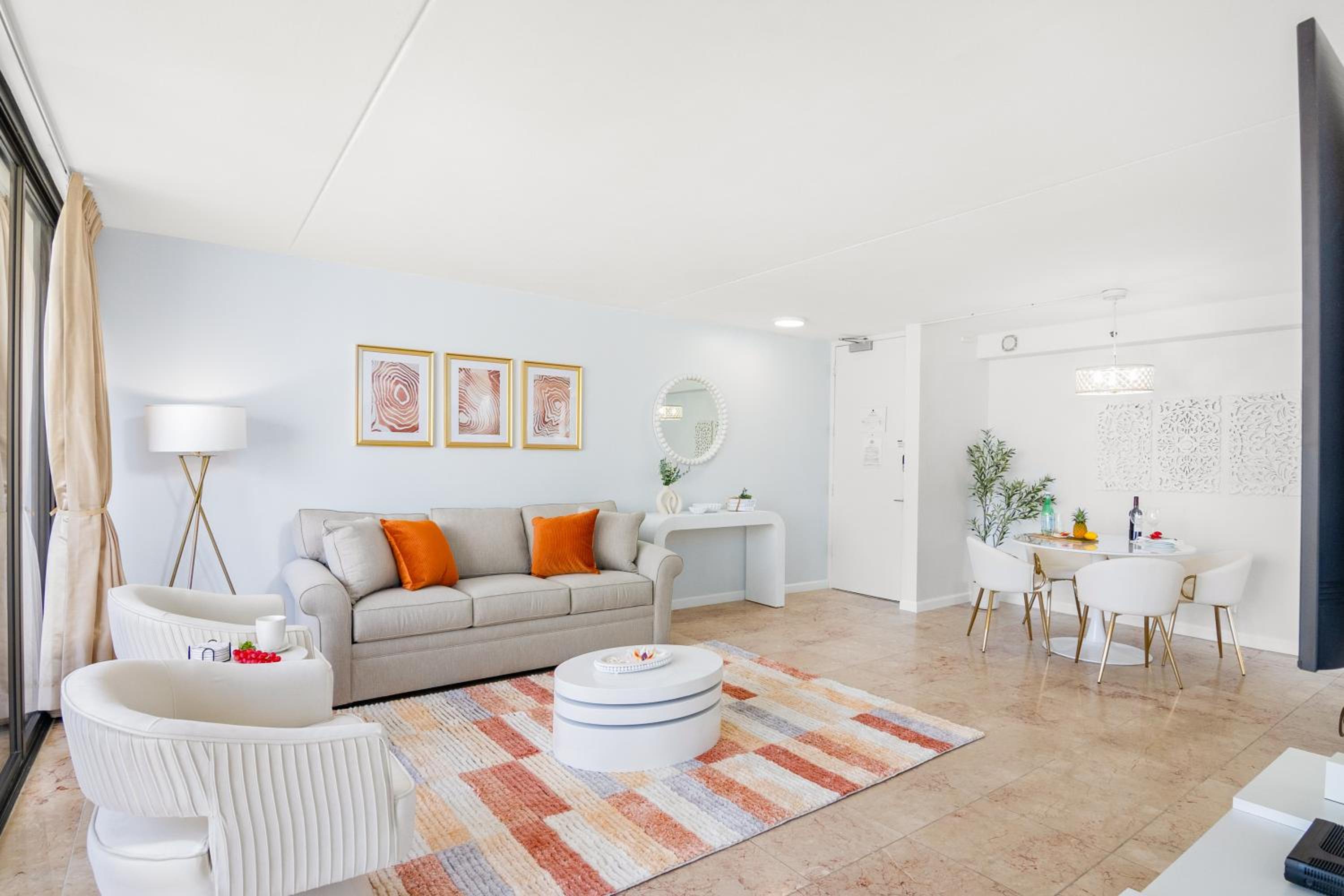 Waikiki Banyan condo with ocean & skyline views: One-Bedroom Apartment photo