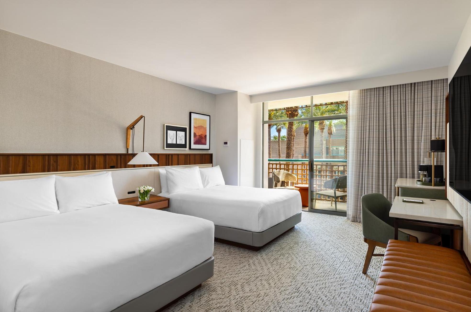 Queen Room with Two Queen Beds and Courtyard View photo 3