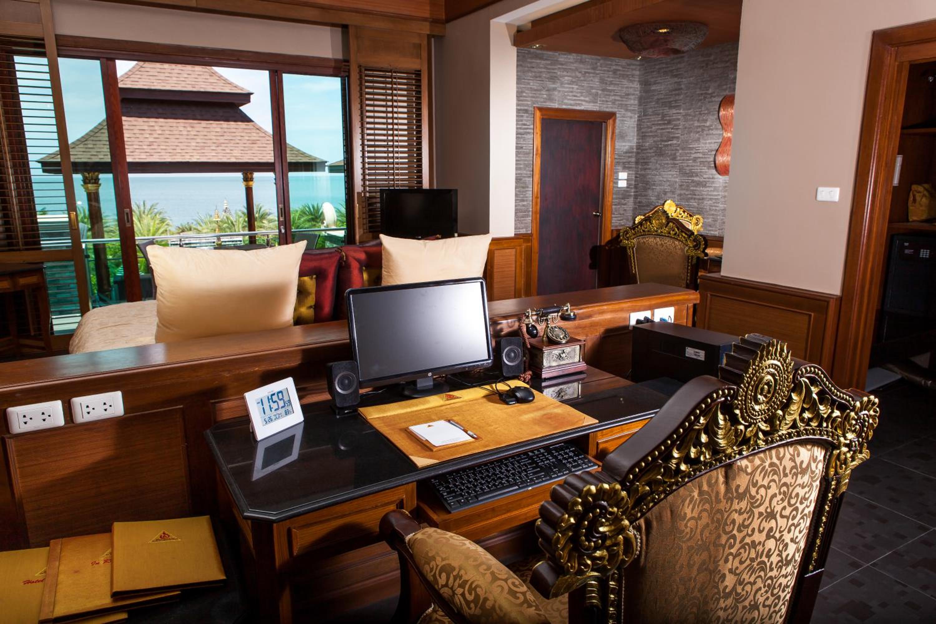 Pool Villa with Sea View - Photo 8