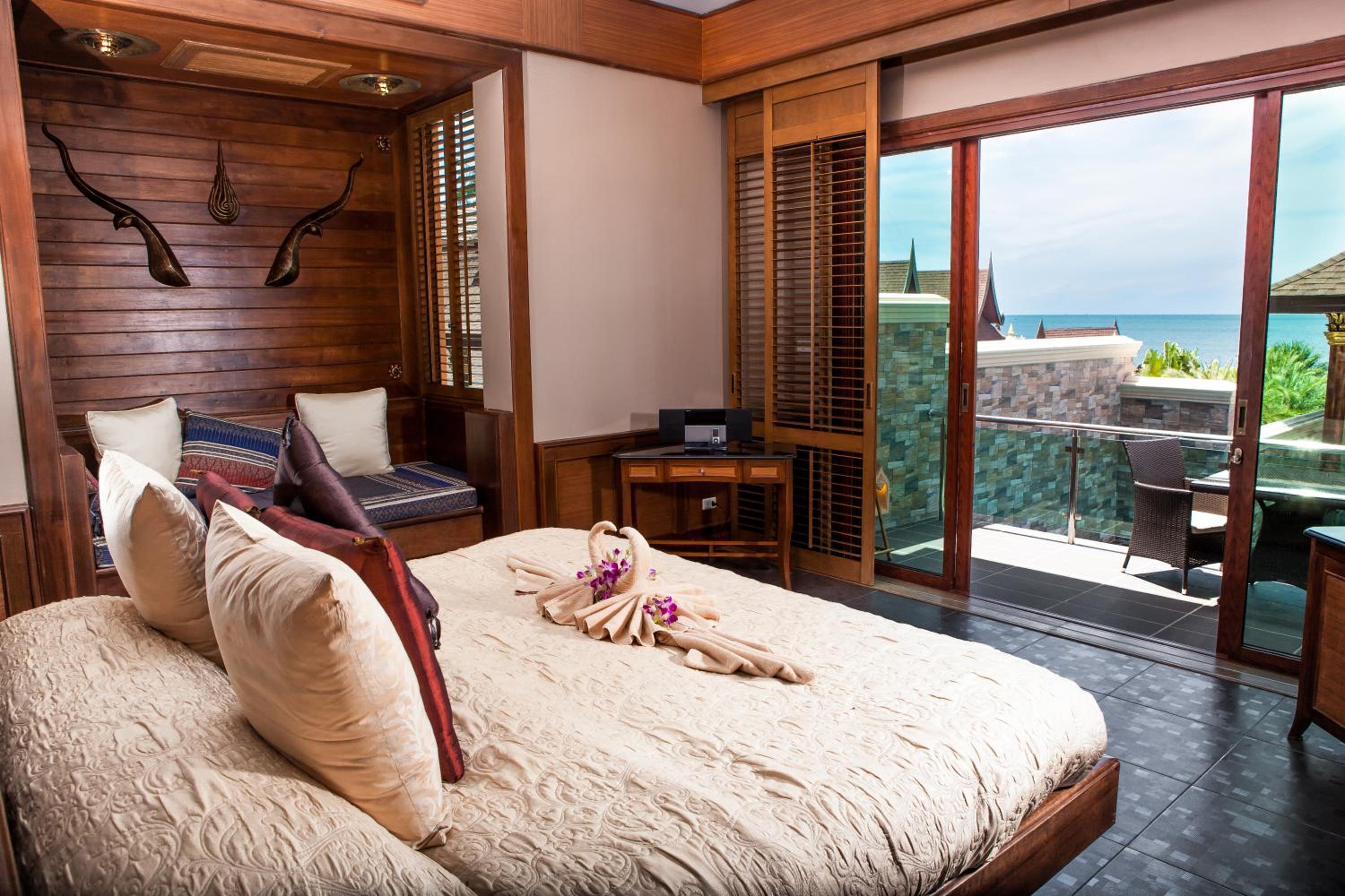 Pool Villa with Sea View - Photo 6