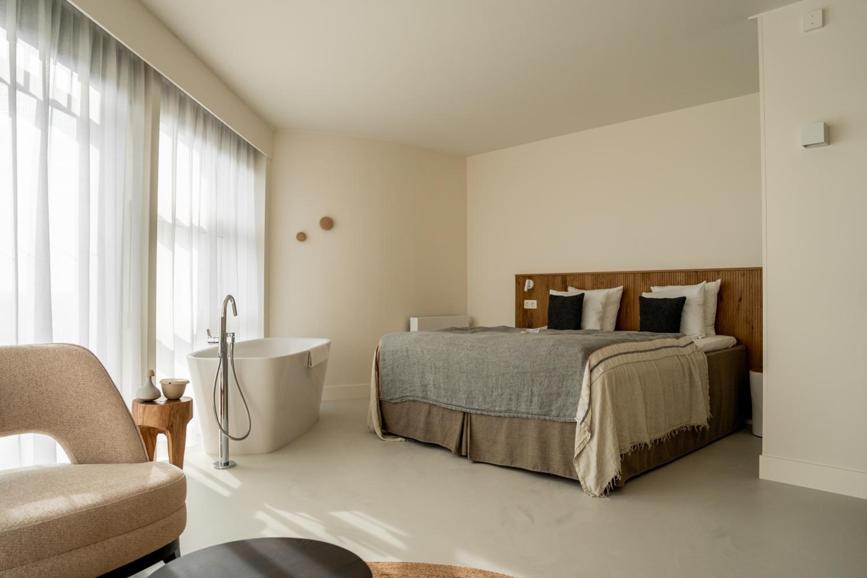 Sea Breeze Junior Suite - Photo 1