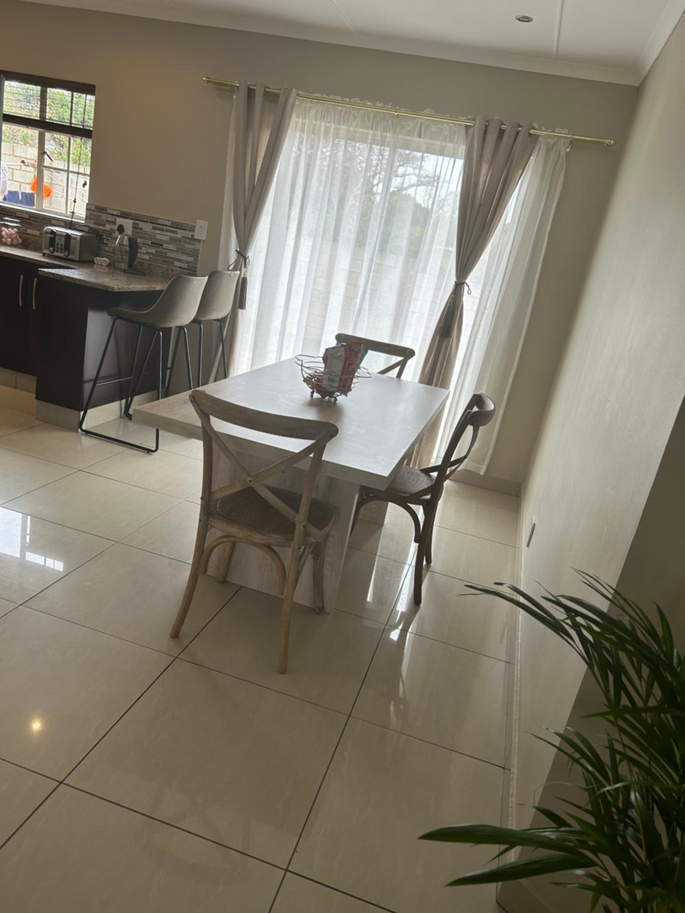 Three-Bedroom Villa photo 3