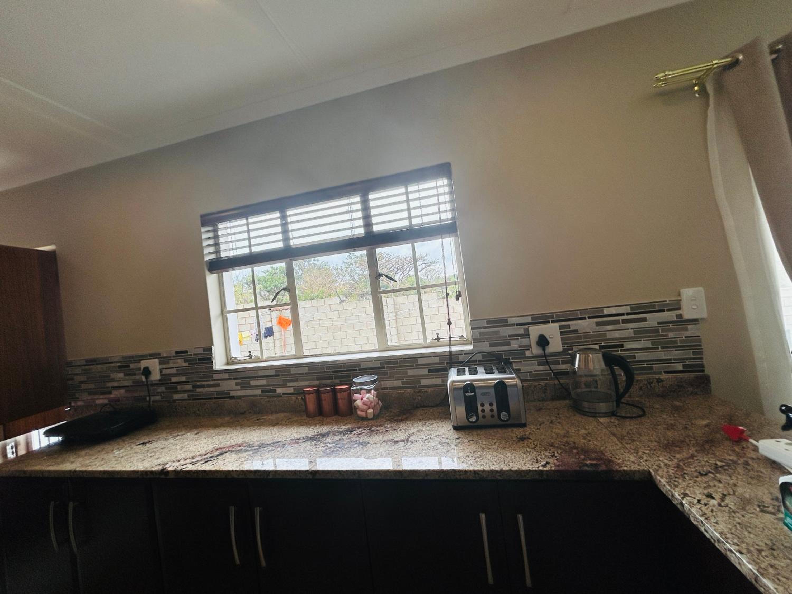Three-Bedroom Villa photo 2