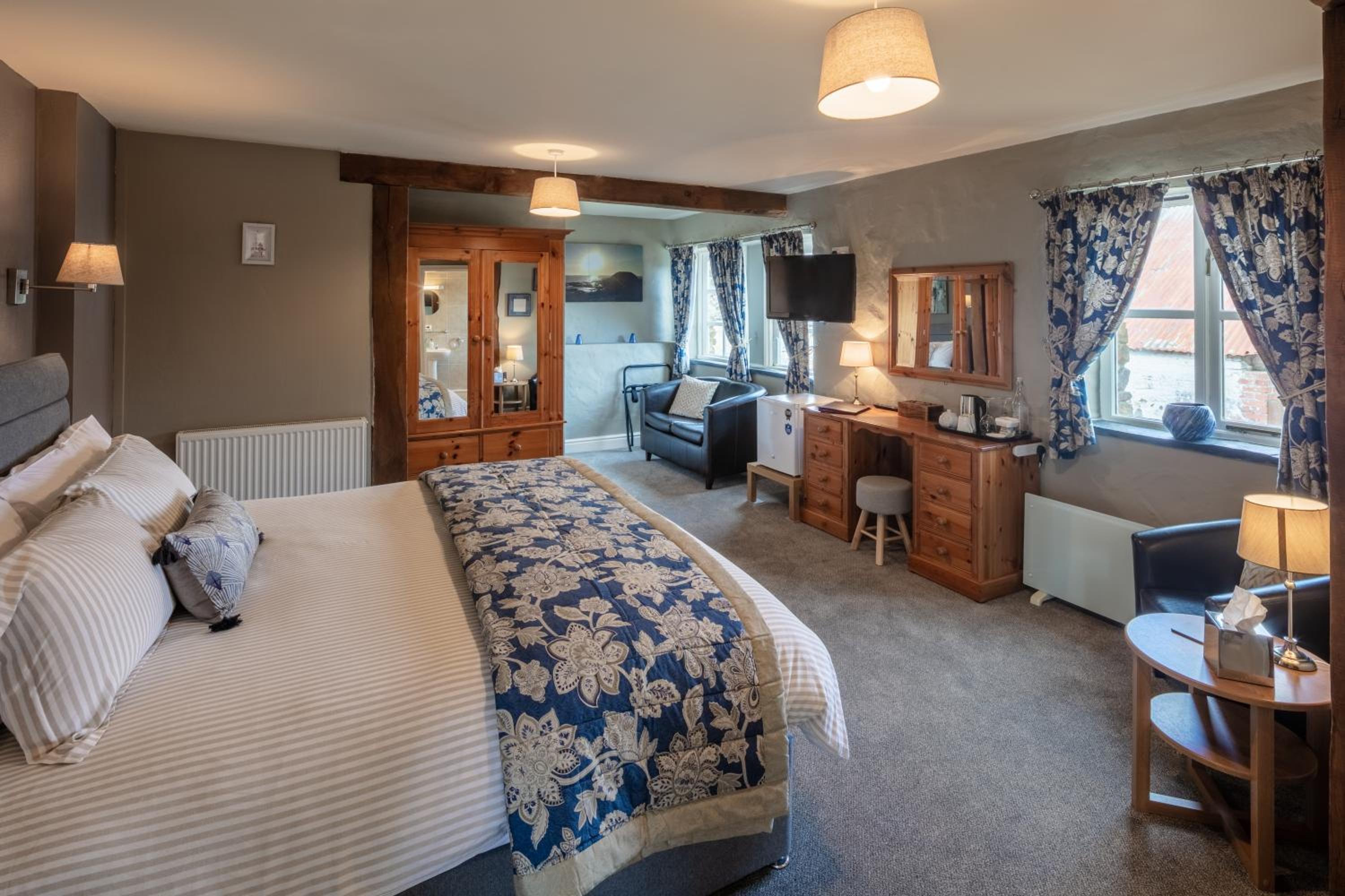Double or Twin Room photo 3
