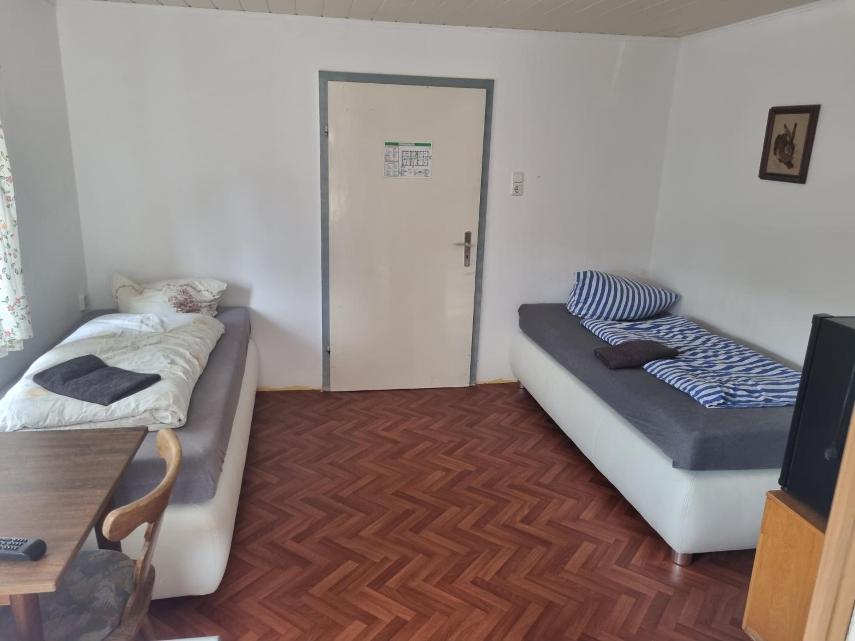 Triple Room with Bathroom - Photo 1