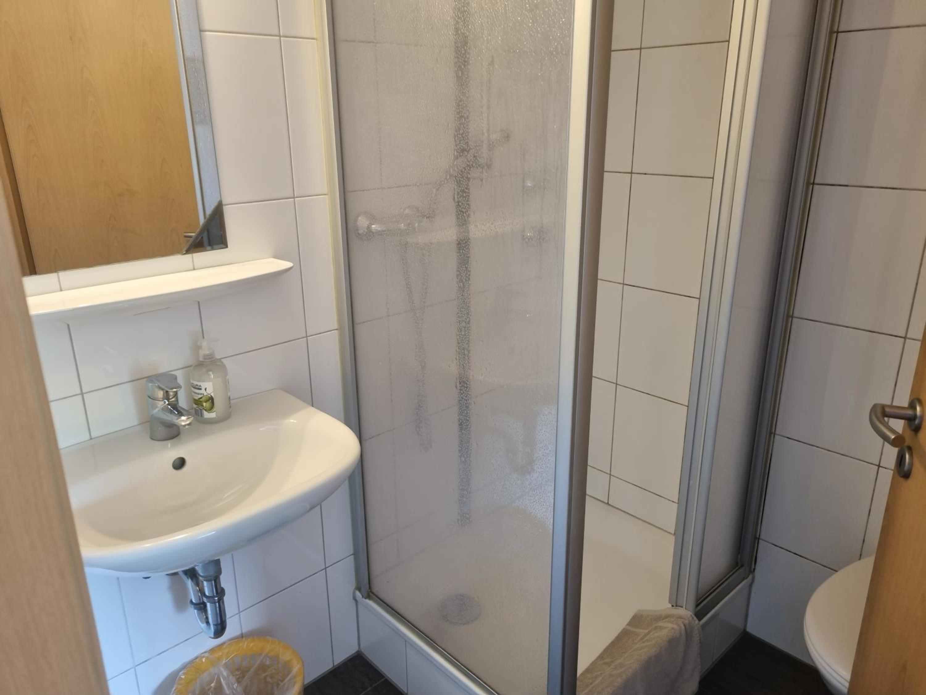 Triple Room with Bathroom - Photo 3