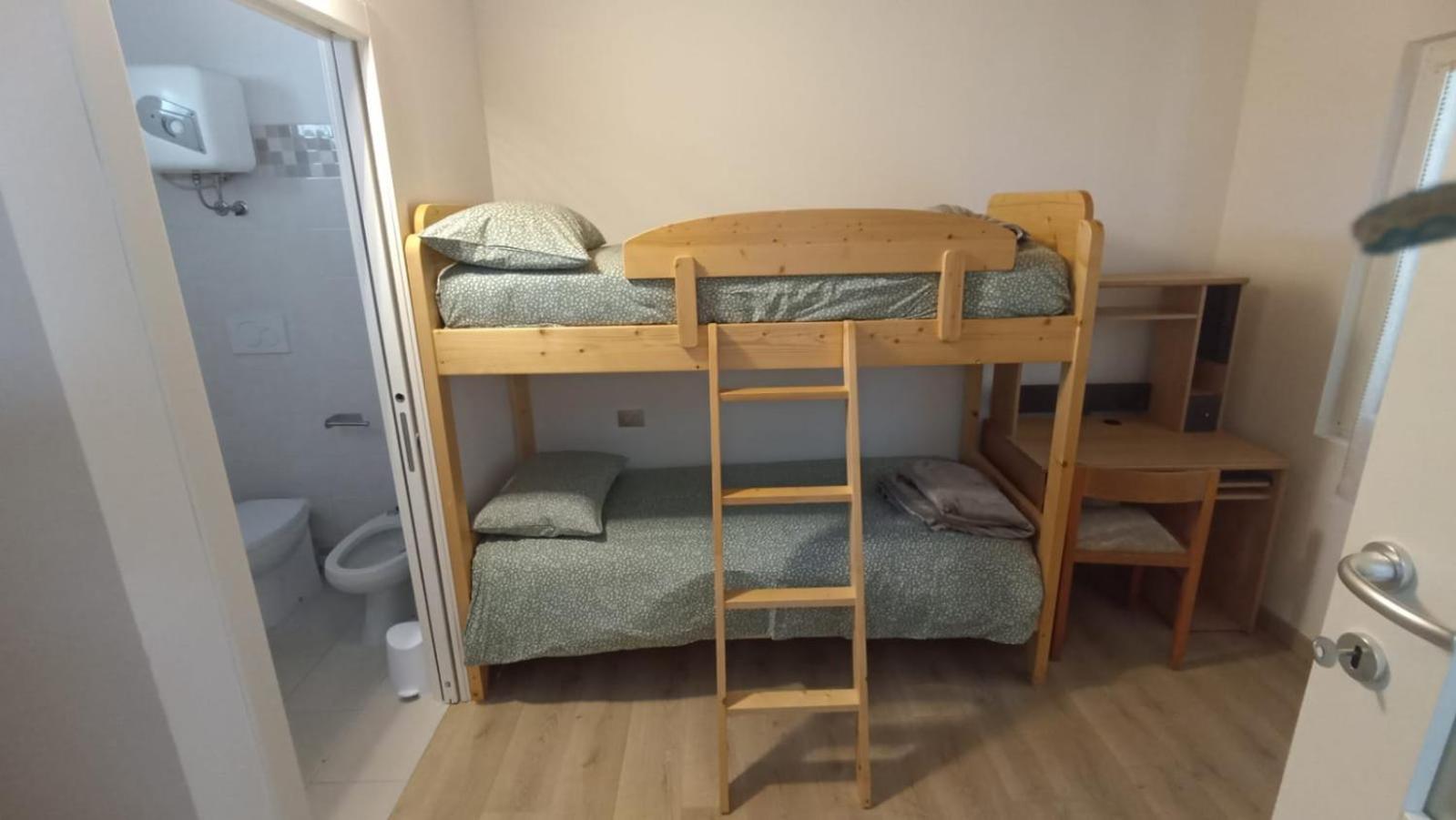 Two-Bedroom House photo 3