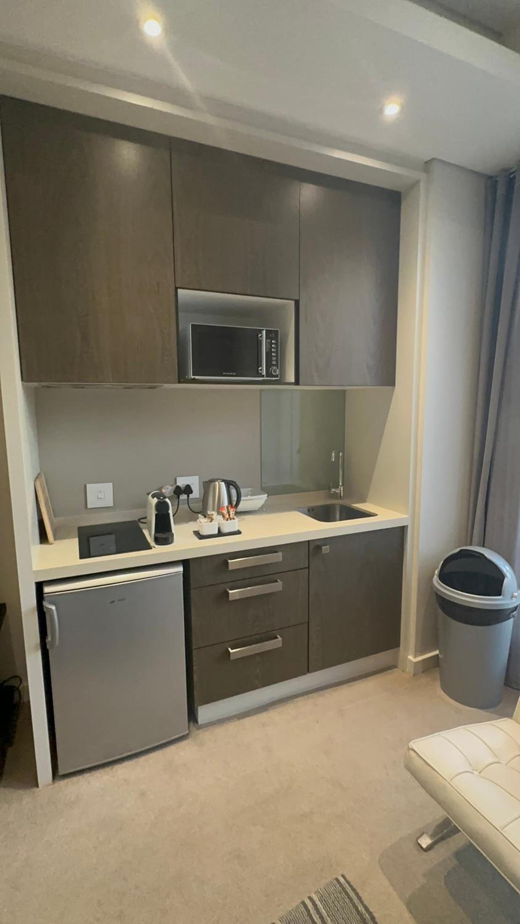 One-Bedroom Apartment photo 2