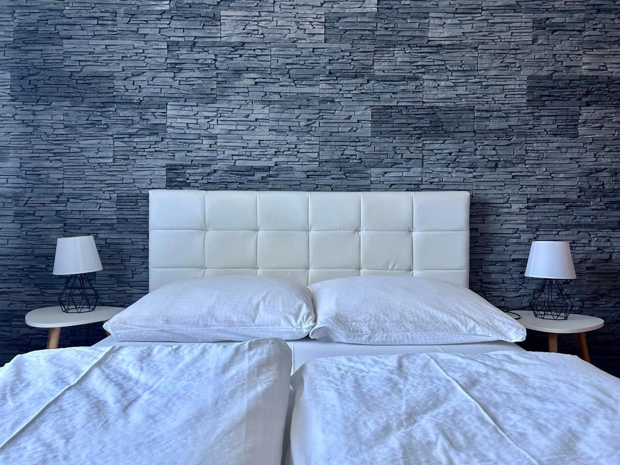 Double Room - Photo 2