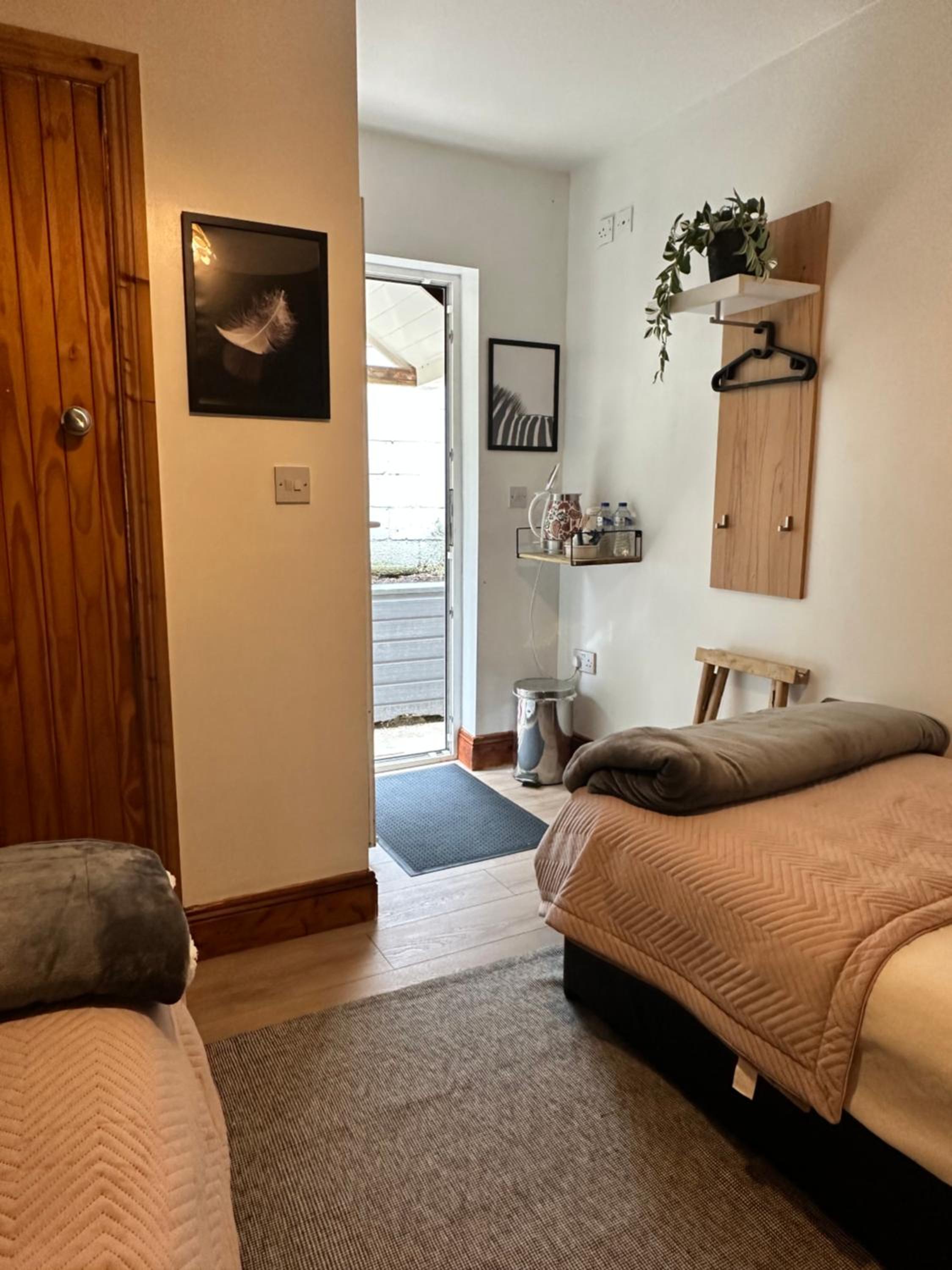 Small Twin Room photo 2
