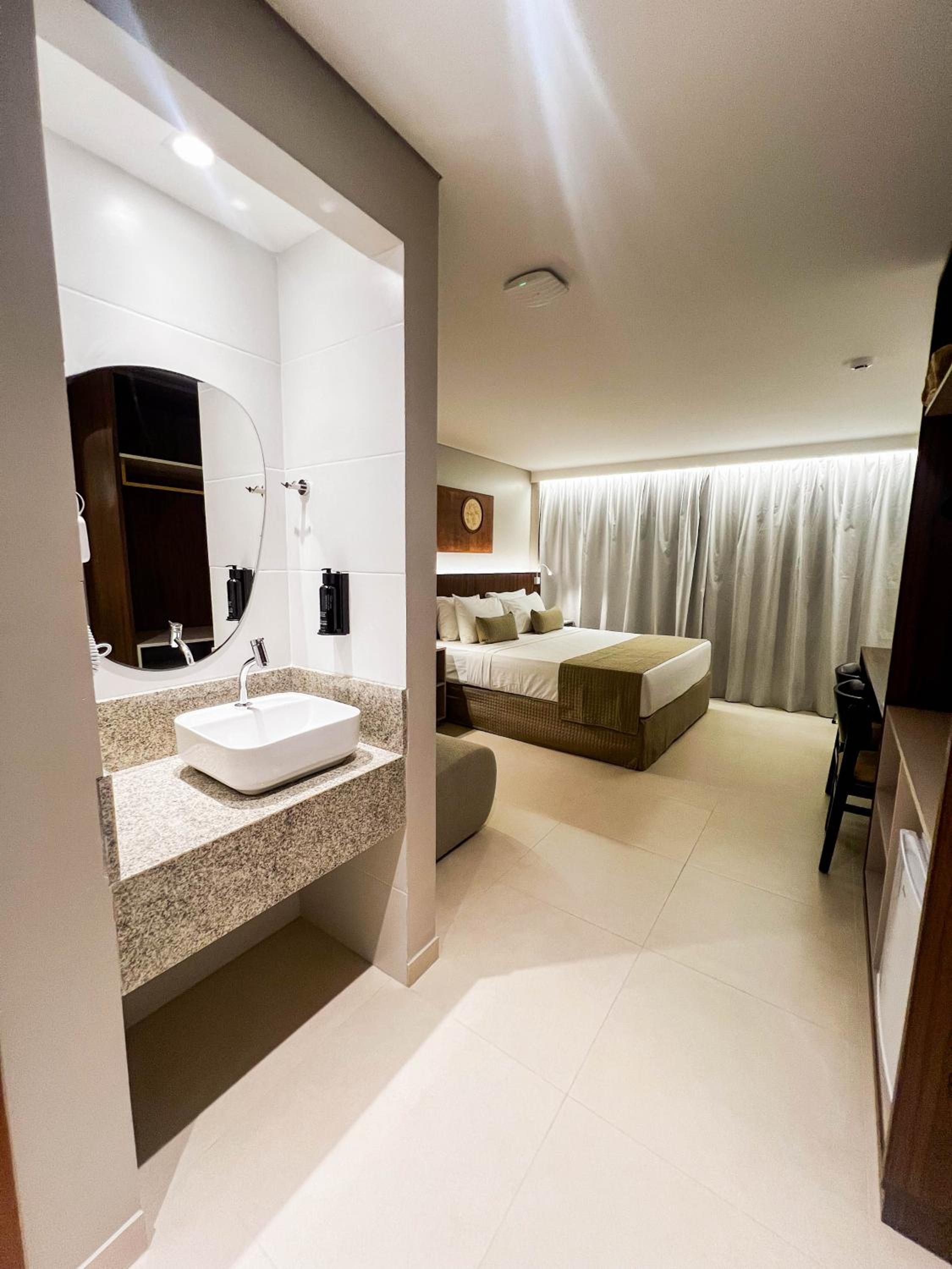 Superior King Suite photo 1